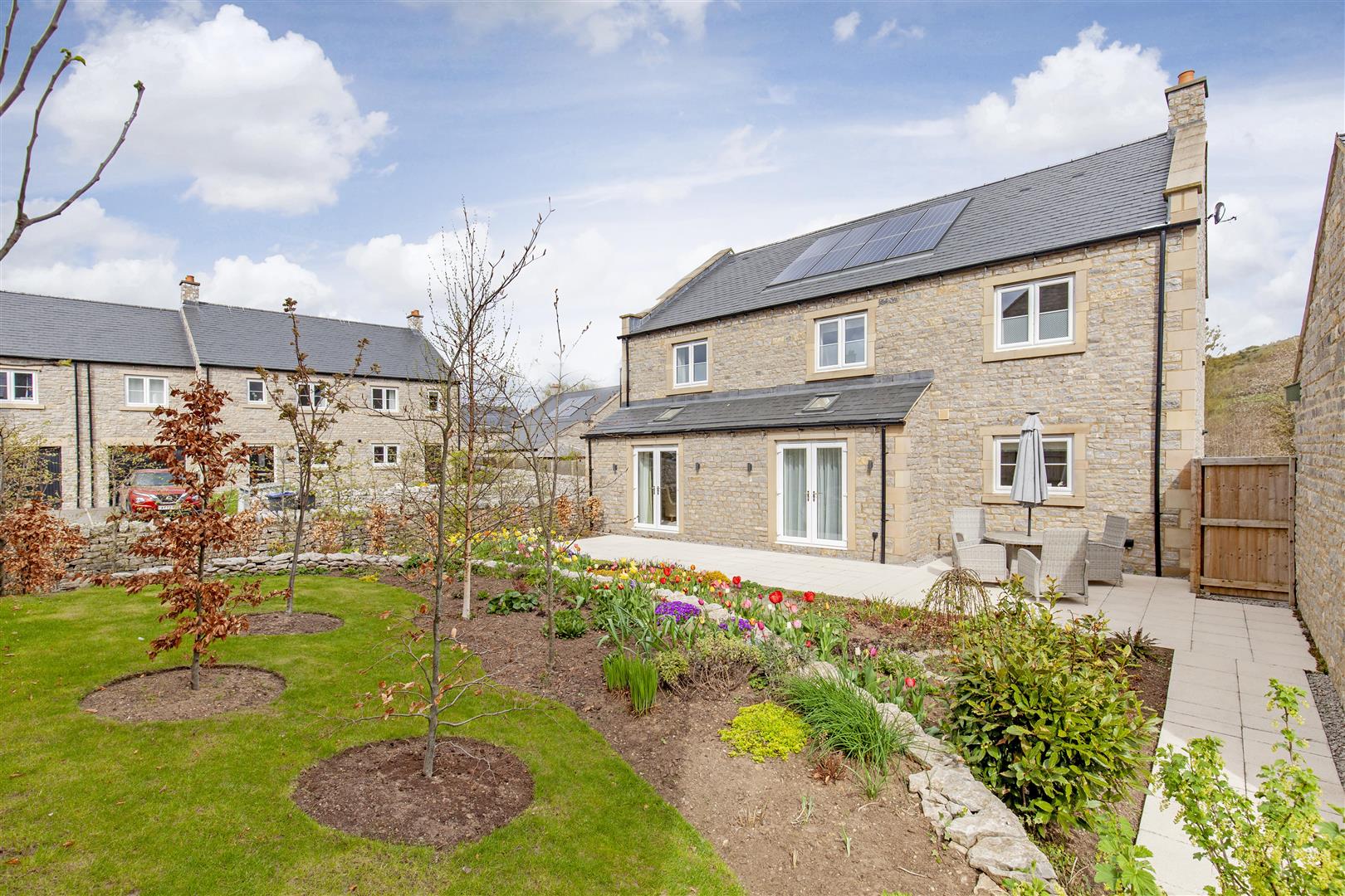 17, Swift Close, Bradwell, Hope Valley, S33 9AE