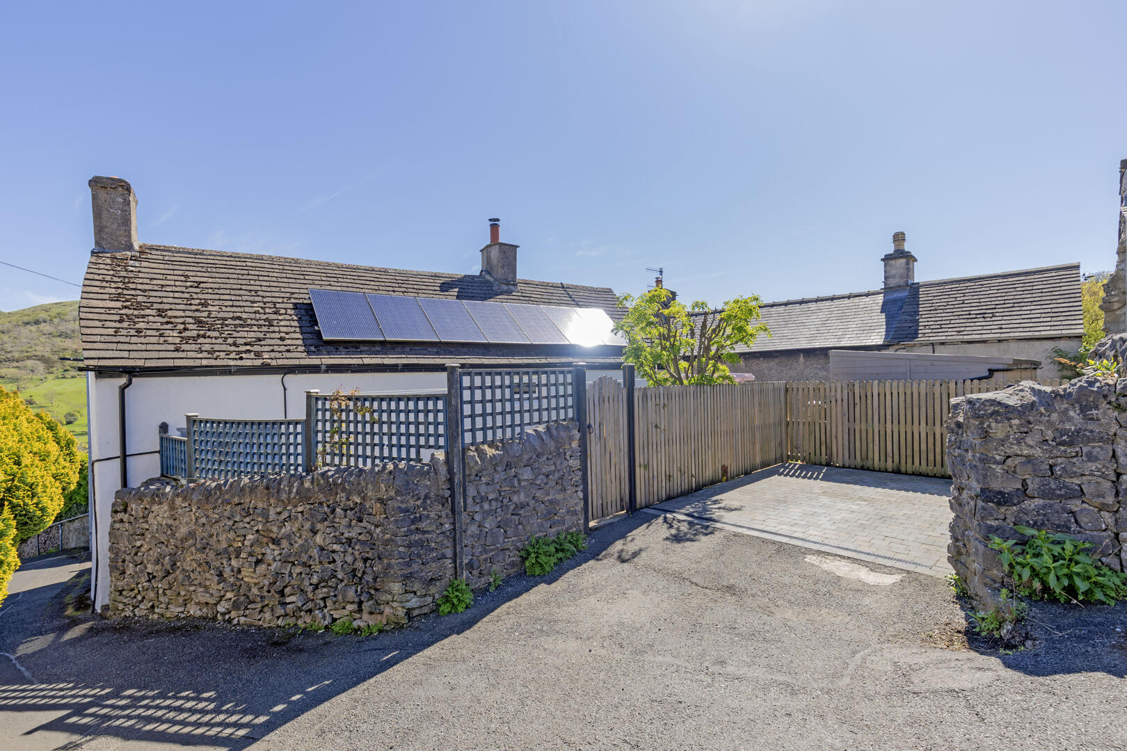 Mountain View, Far Hill, Bradwell, Hope Valley, S33 9HR