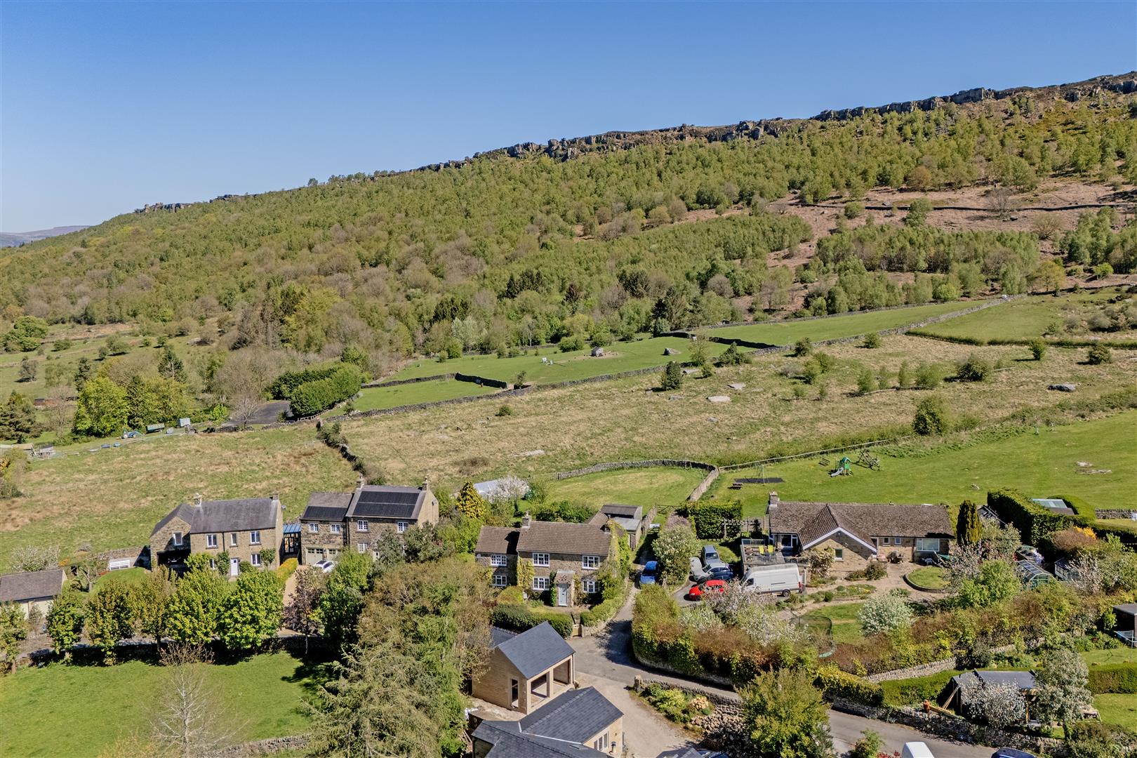 Warren Cottage, The Green, Curbar, Hope Valley, S32 3YH
