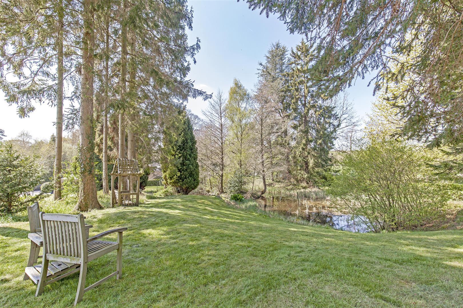 3, Riverside Court, Calver, Hope Valley, S32 3YW