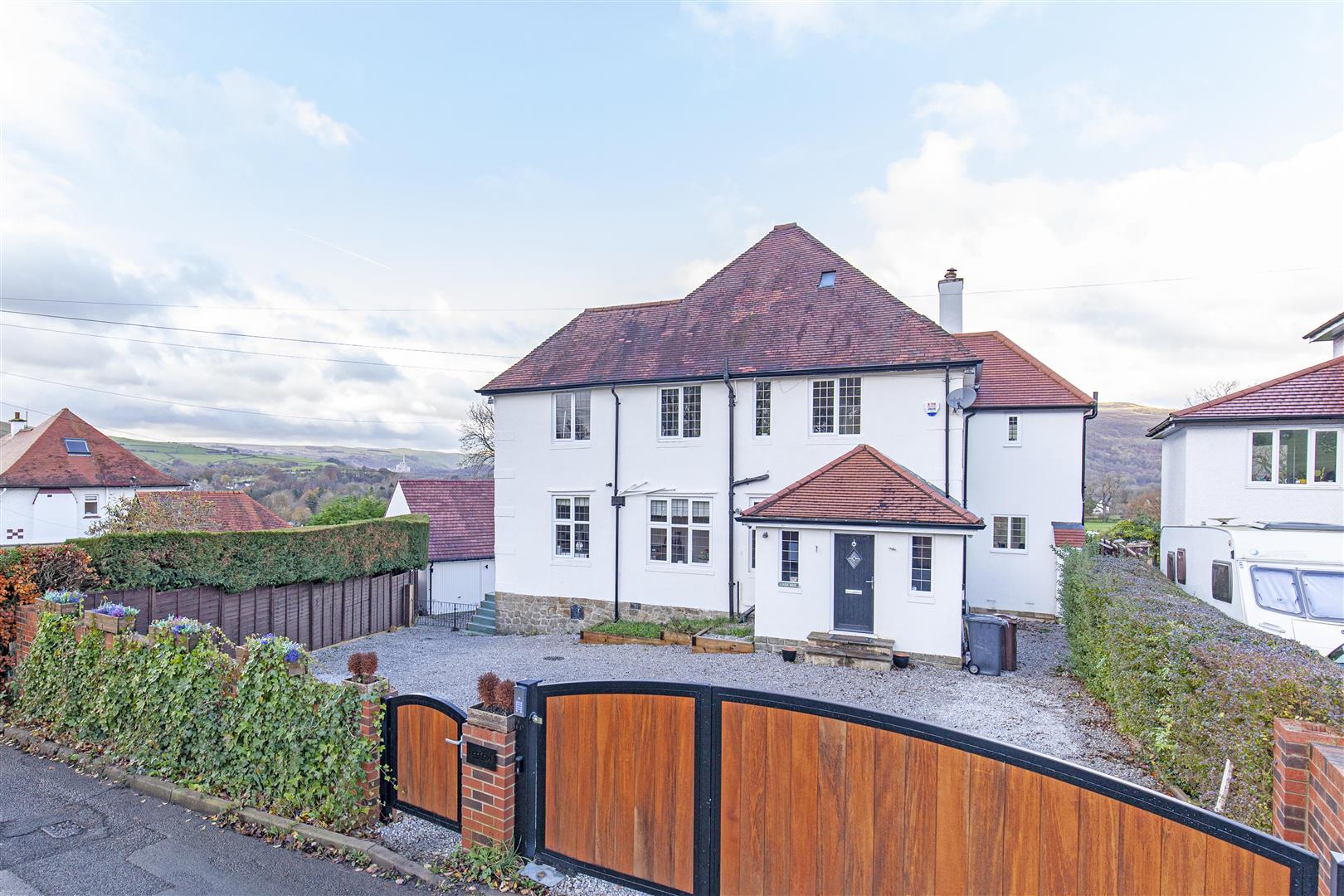 Larkrise, Saltergate Lane, Bamford, Hope Valley, S33 0BE