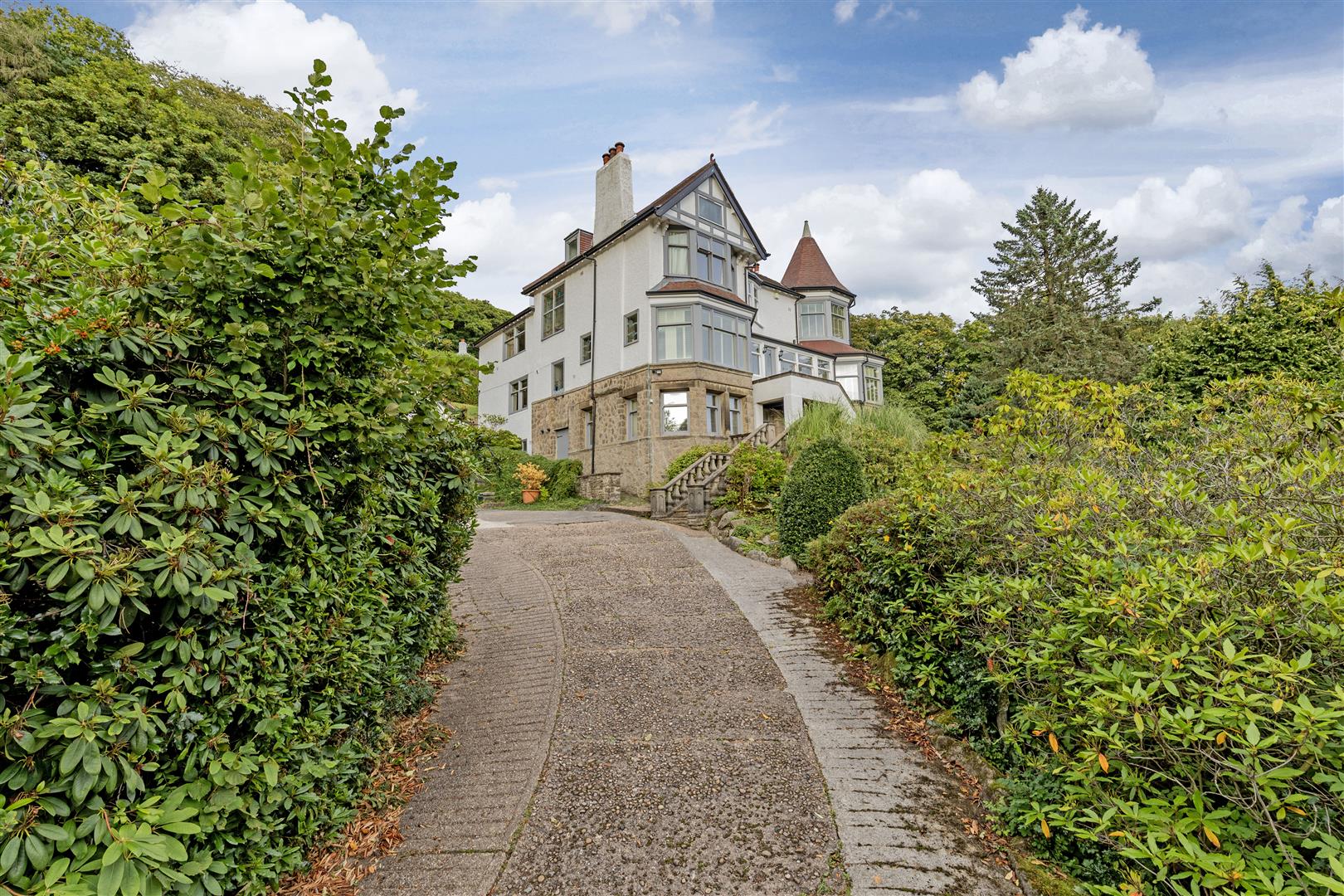 Cotefield, Sheffield Road, Hathersage, Hope Valley, S32 1DA