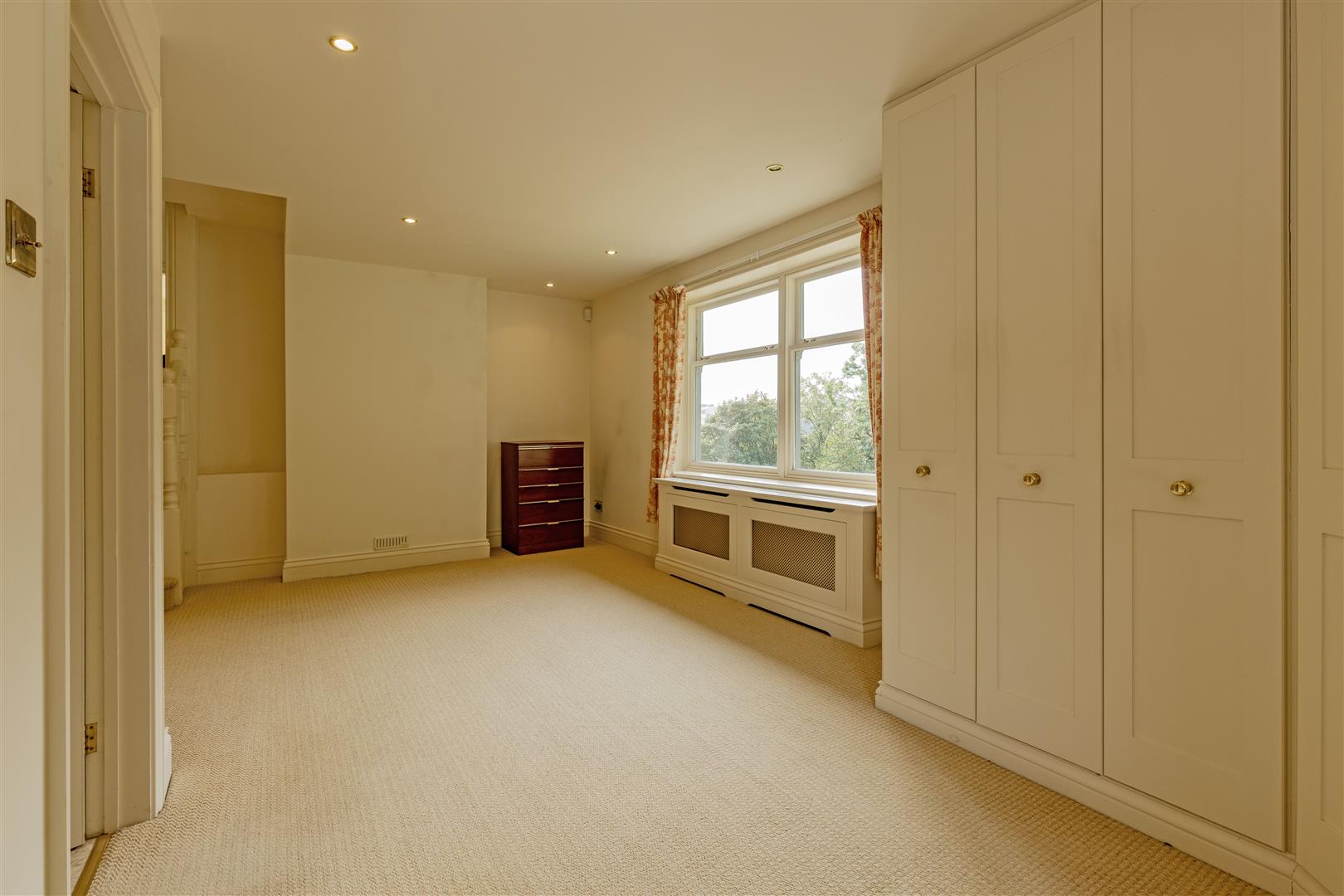 Cotefield, Sheffield Road, Hathersage, Hope Valley, S32 1DA
