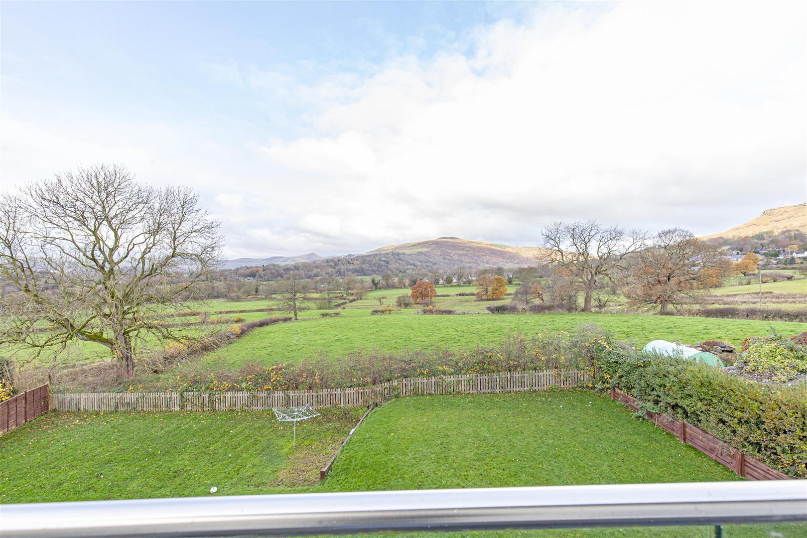 Larkrise, Saltergate Lane, Bamford, Hope Valley, S33 0BE