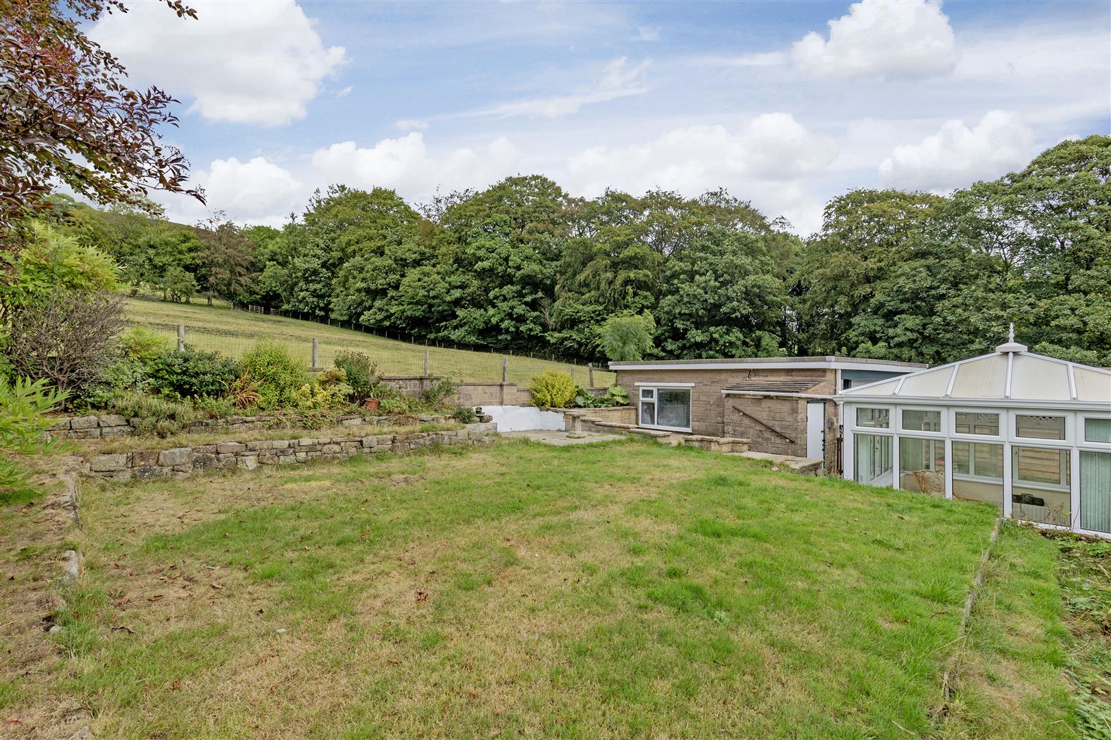 The Cuillins, West Lees Road, Bamford, S33 0BT