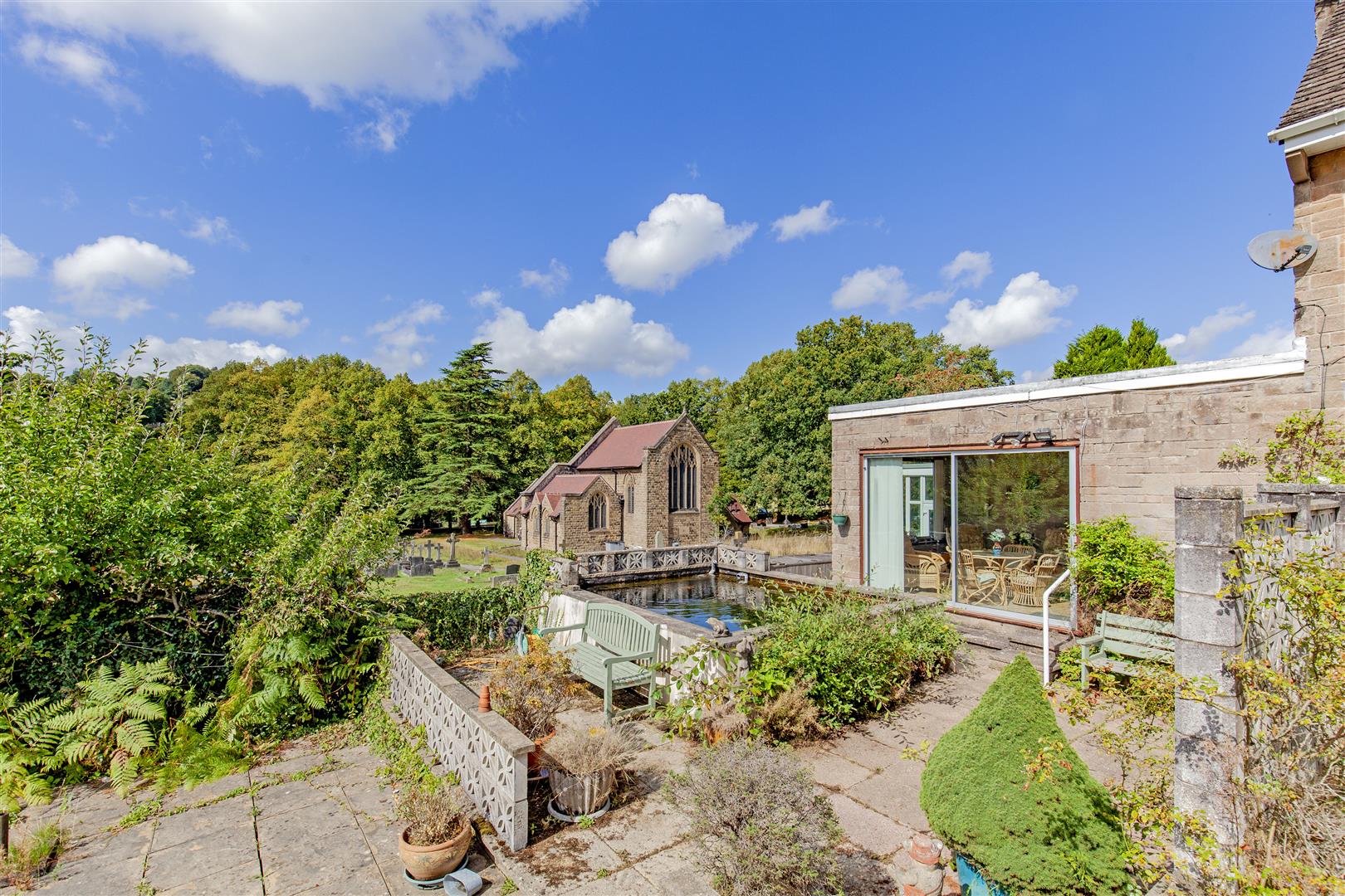 Strebor House, 4 St. Helens Croft, Grindleford, Hope Valley, S32 2JG