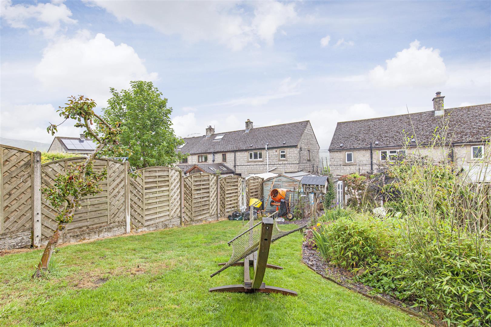 44, New Close, Eyam, Hope Valley, S32 5QX