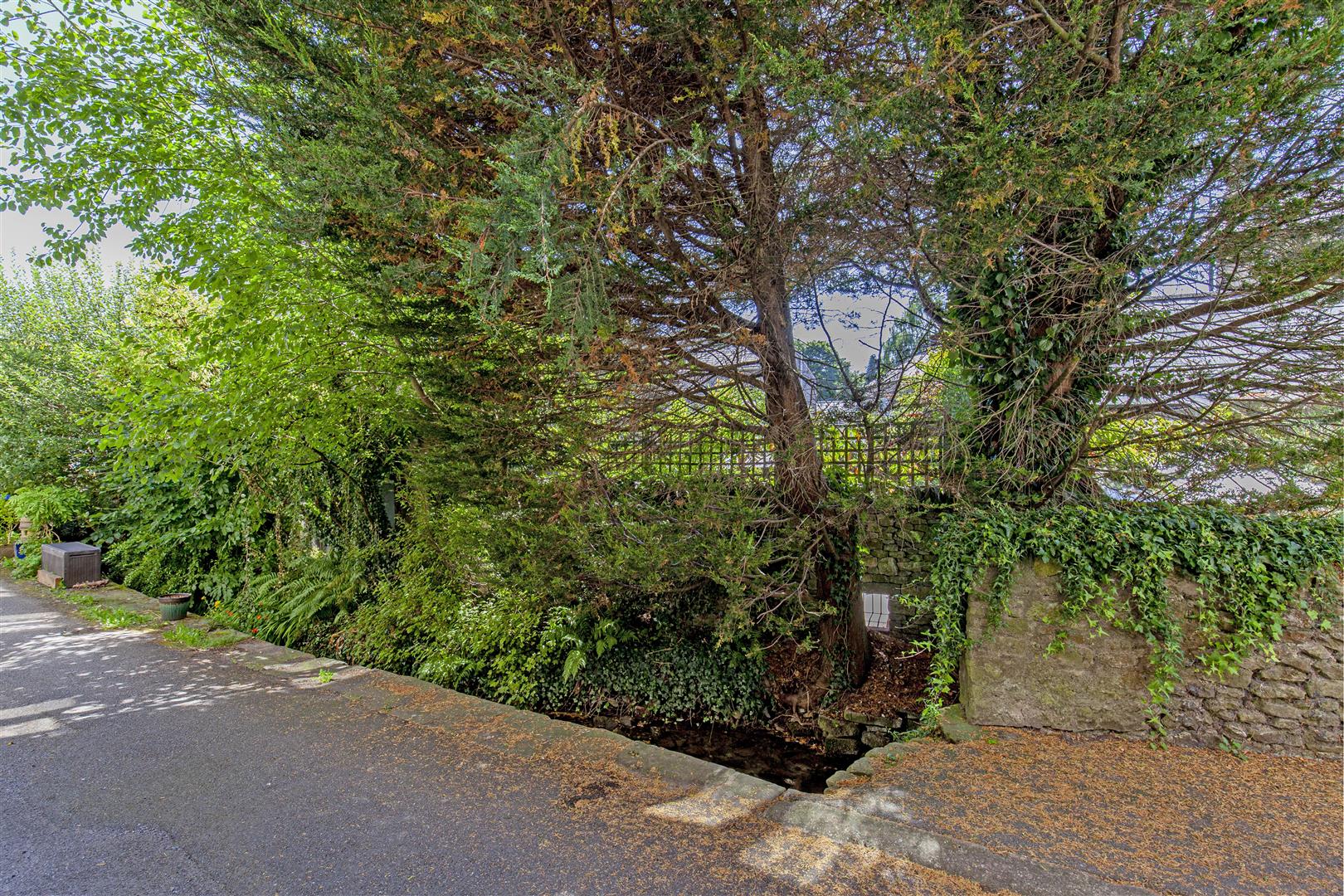 Brook Cottage, Mill Street, Stoney Middleton, Hope Valley, S32 4TT