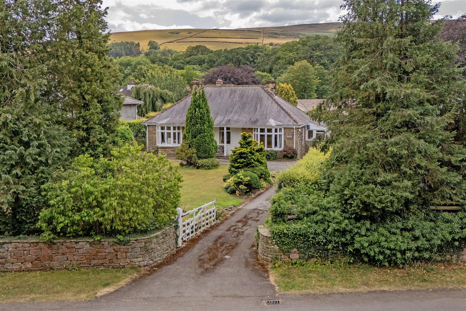 Larchfield, Mytham Bridge, Bamford, Hope Valley, S33 0EA