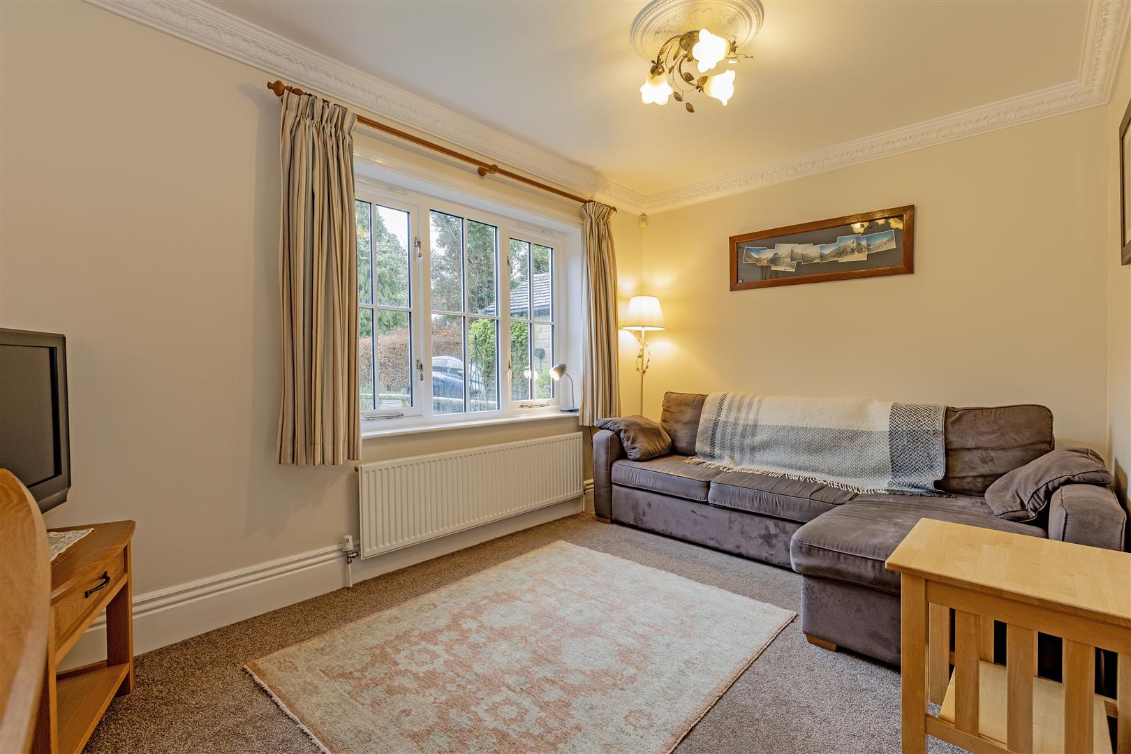 6, St. Johns Close, Bamford, Hope Valley, S33 0BD