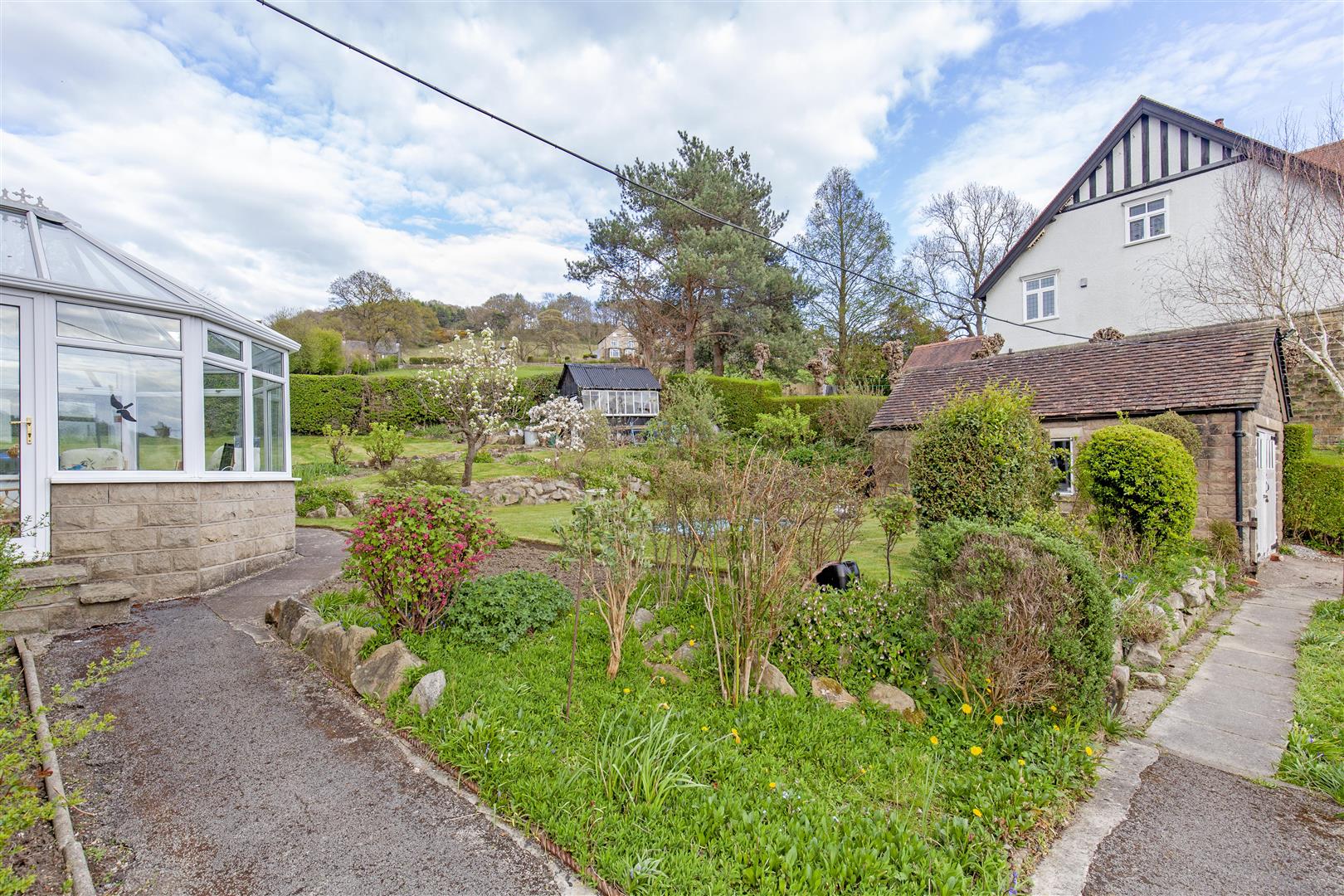 Ash Vale, Ninelands Road, Hathersage, Hope Valley, S32 1BJ