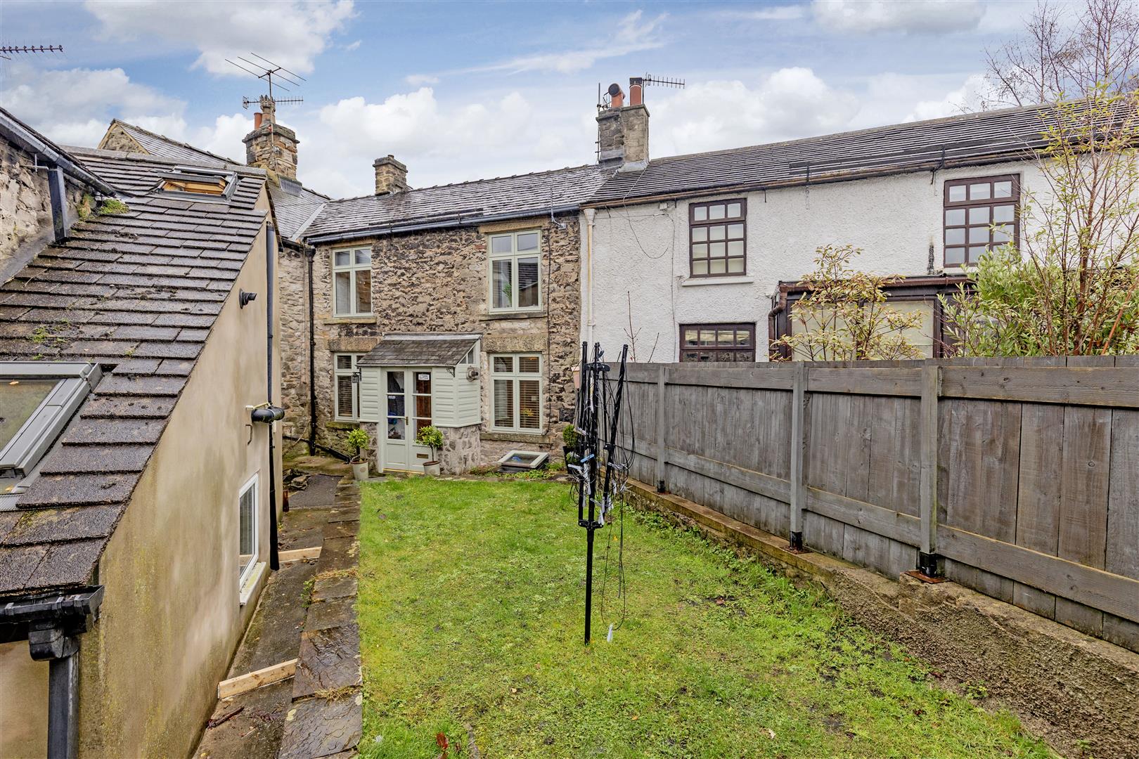 2, Town Bottom, Bradwell, Hope Valley, S33 9JU