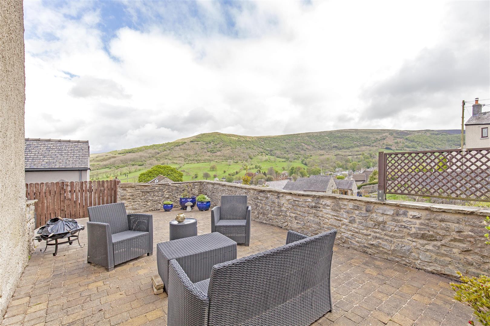 Roslyn, Smithy Hill, Bradwell, Hope Valley, S33 9JR