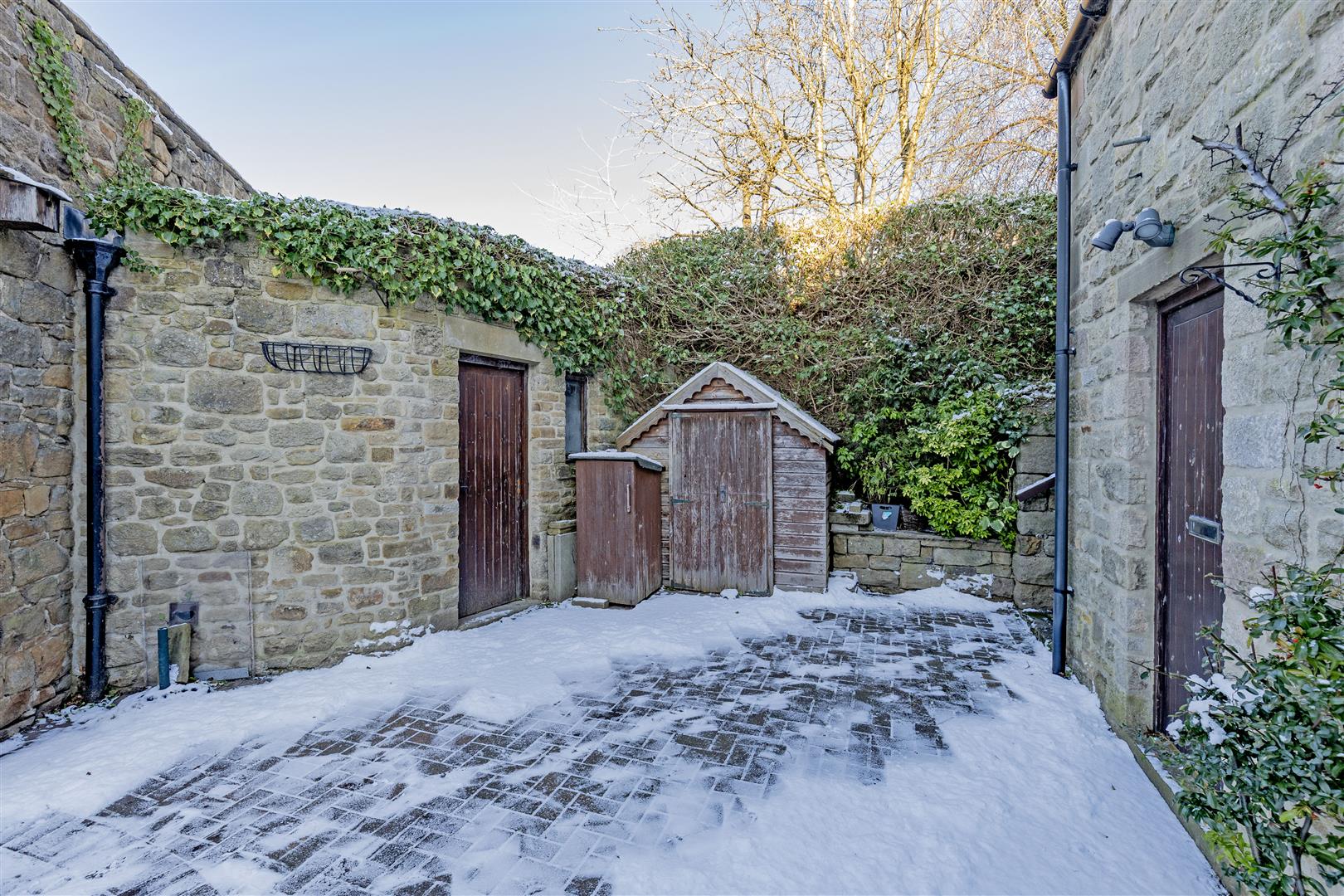 Jaywyze Cottage, Main Road, Bamford, Hope Valley, S33 0AY
