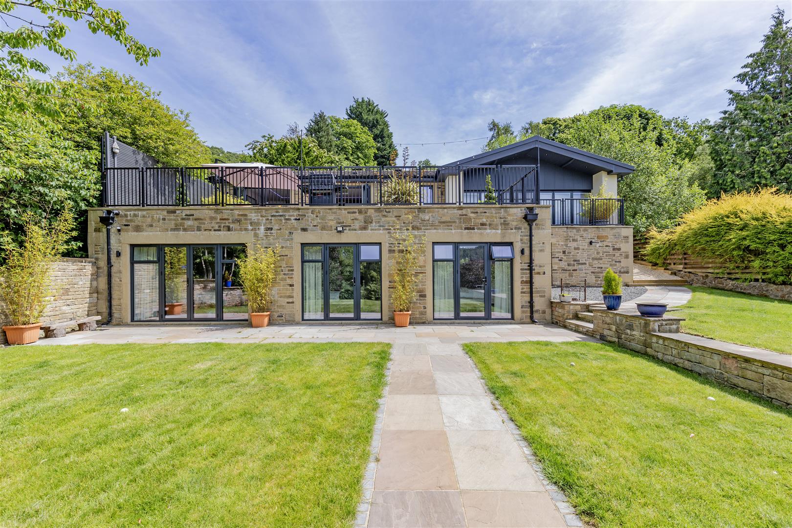 Cayley Lodge, Maynard Road, Grindleford, Hope Valley, S32 2JD