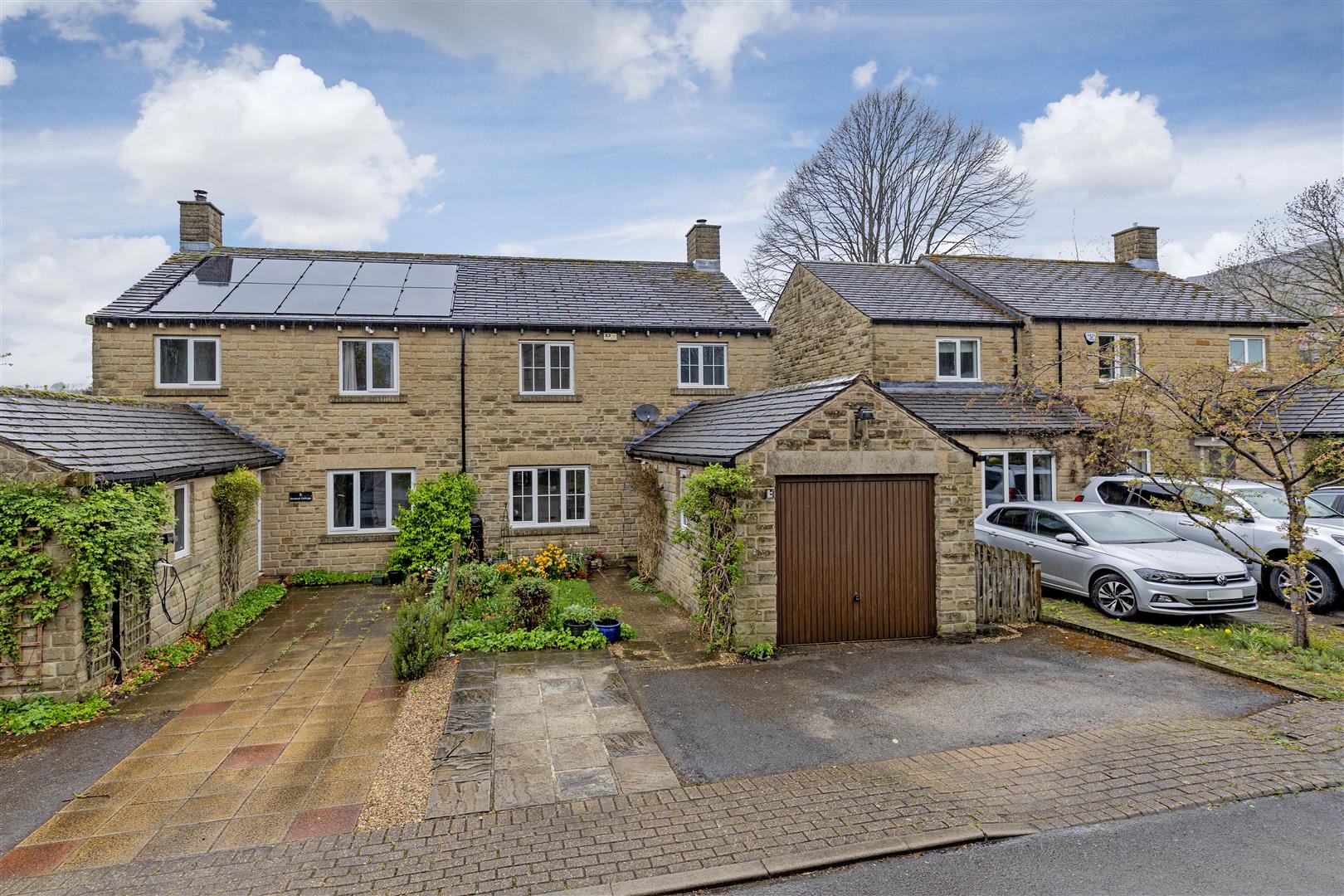 6, St. Johns Close, Bamford, Hope Valley, S33 0BD