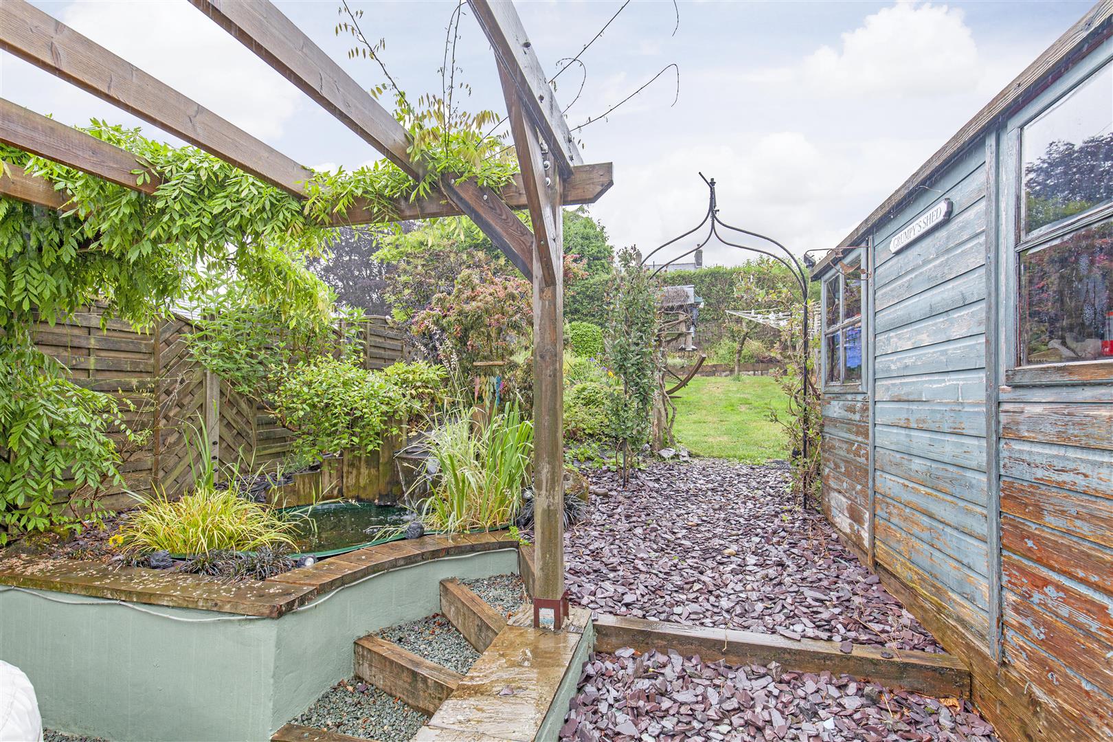 44, New Close, Eyam, Hope Valley, S32 5QX