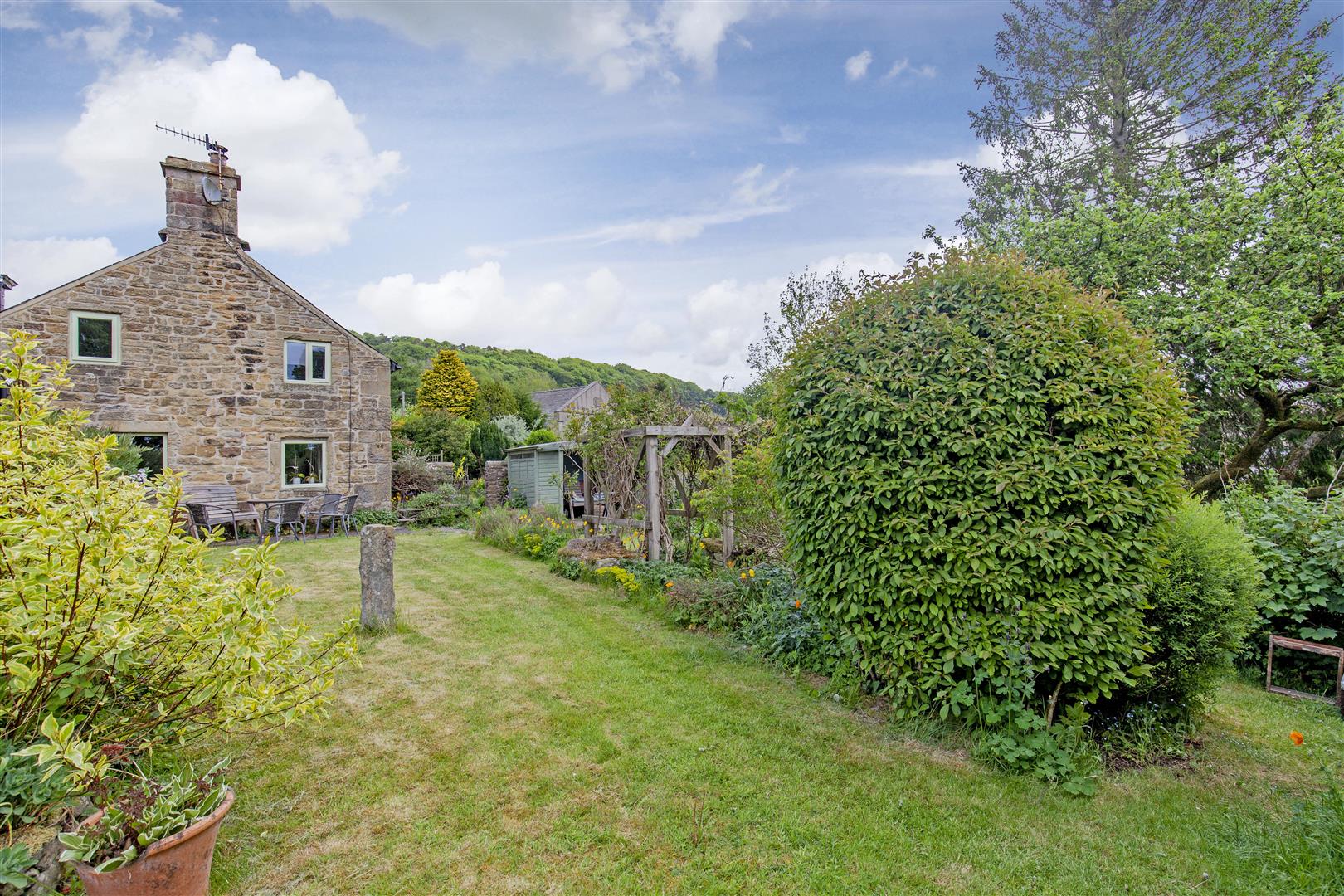 Ash House, Great Hucklow, Buxton, SK17 8RF