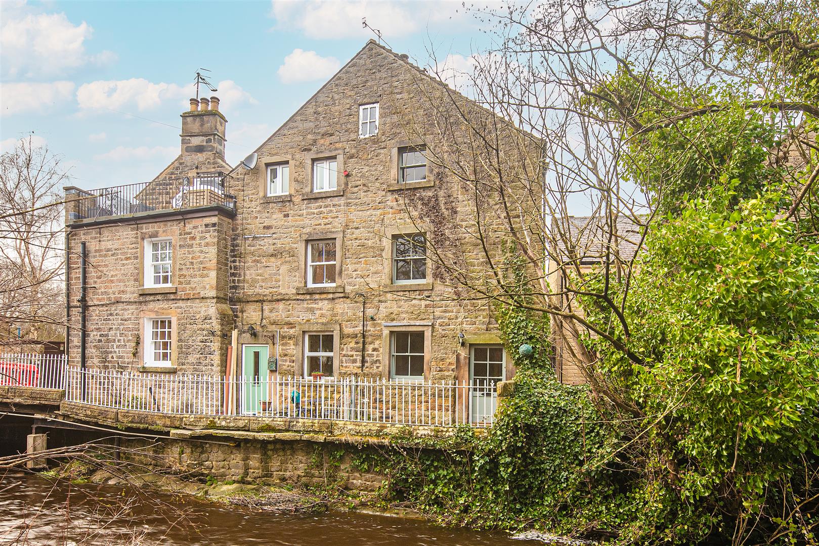 1, Brookside Cottage, Nether End, Baslow, Bakewell, DE45 1SR