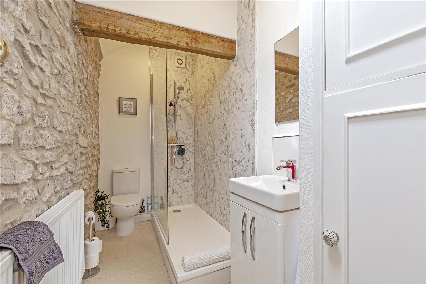Roslyn, Smithy Hill, Bradwell, Hope Valley, S33 9JR