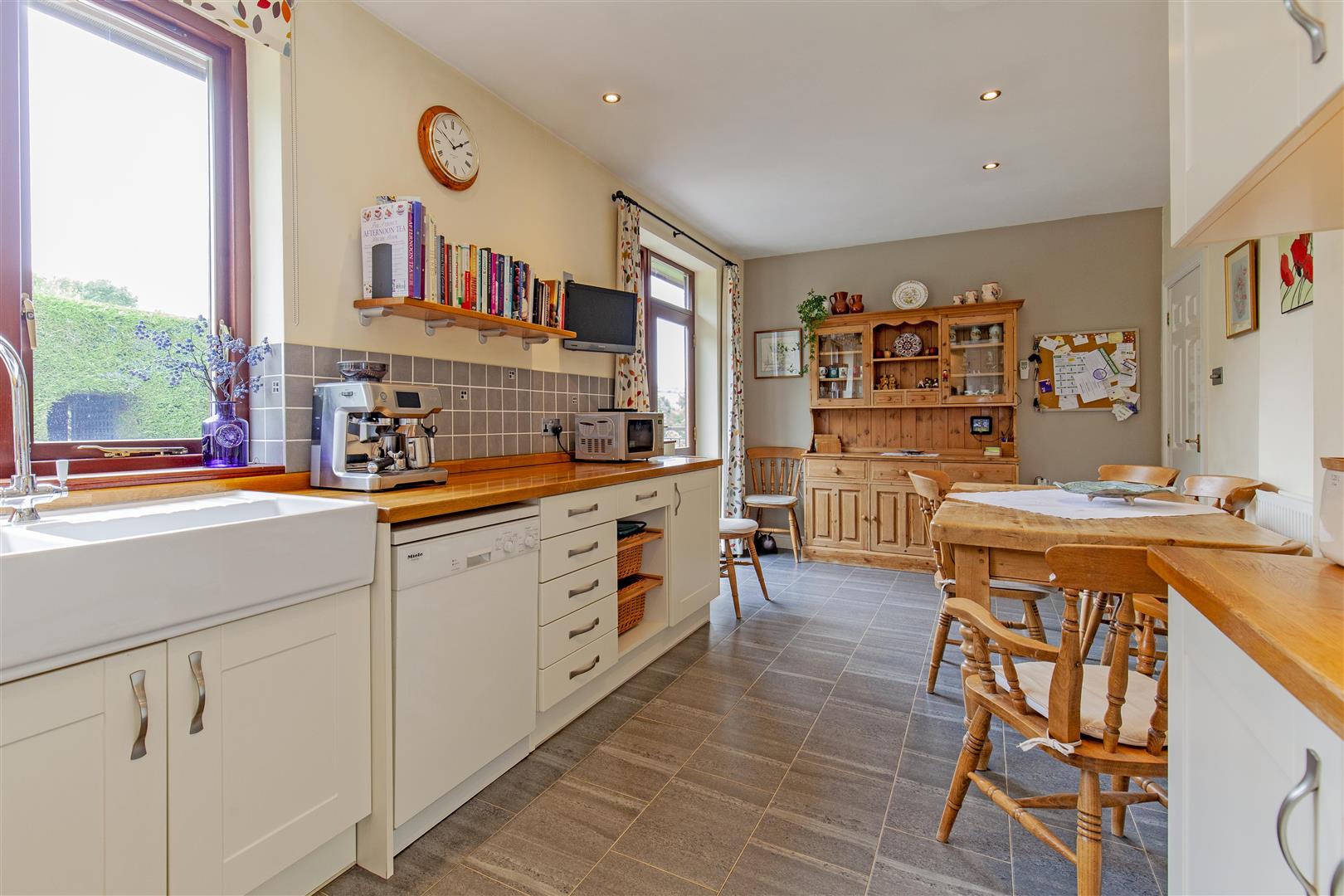 16, Lowside Close, Calver, Hope Valley, Derbyshire, S32 3WZ