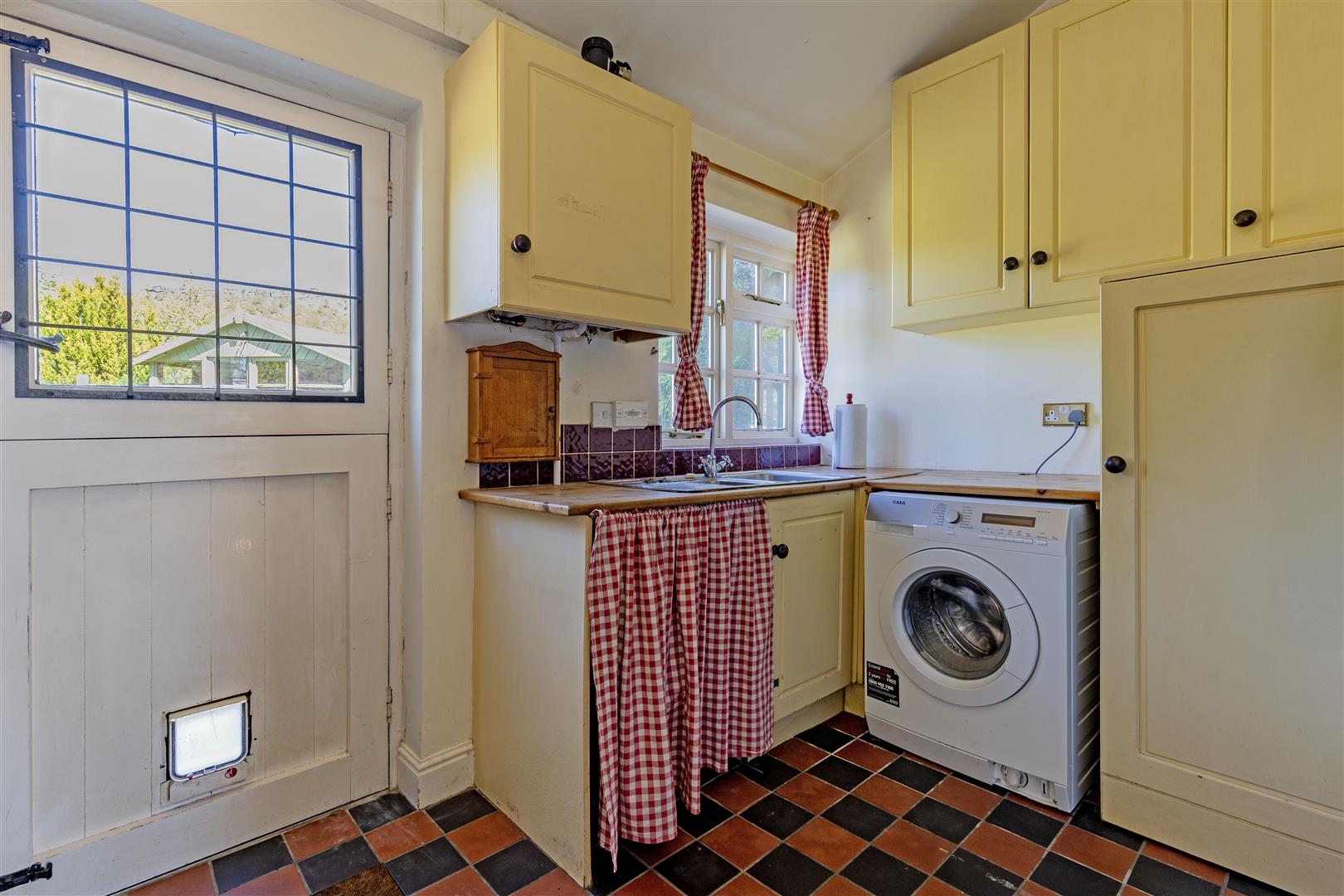 Warren Cottage, The Green, Curbar, Hope Valley, S32 3YH