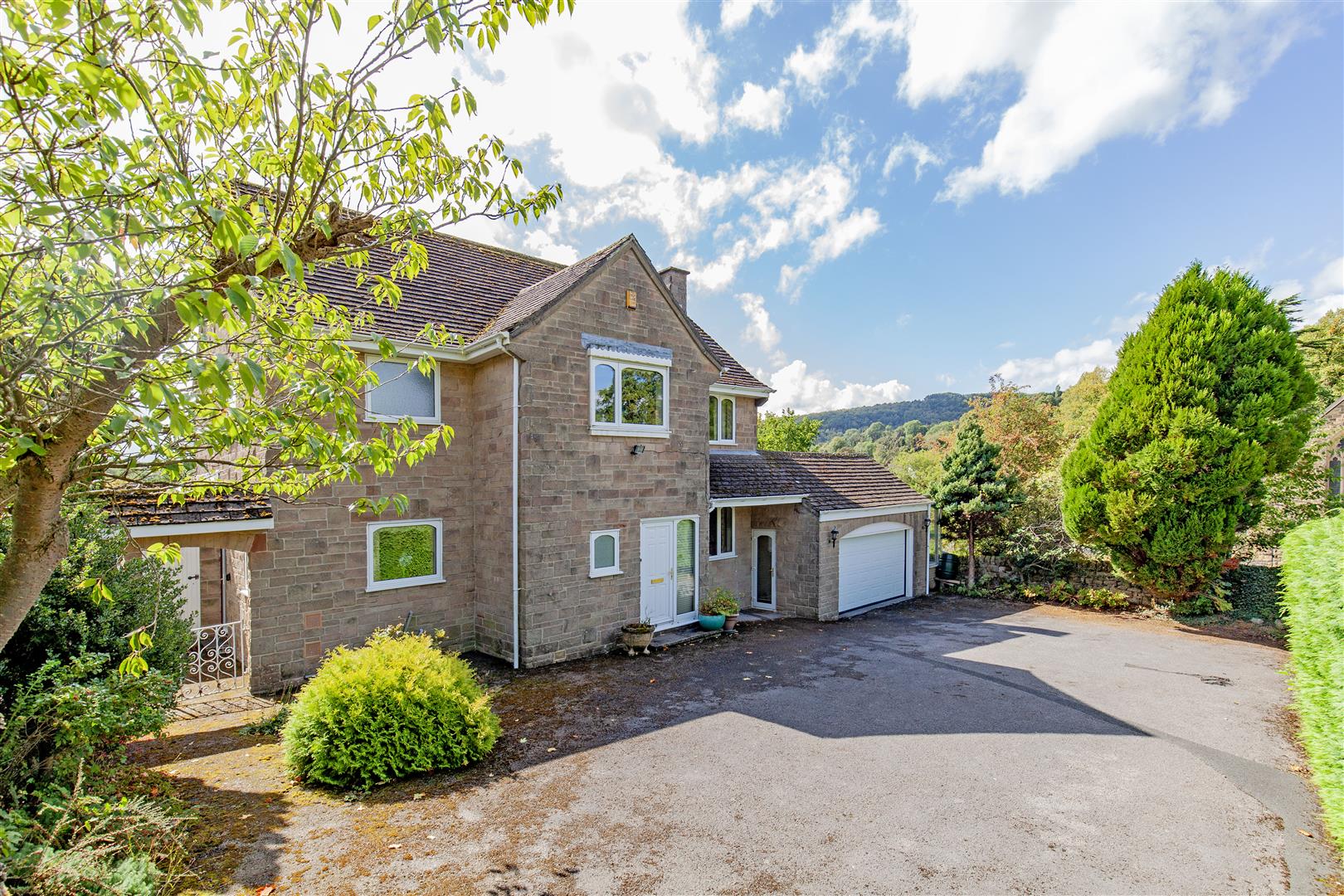Strebor House, 4 St. Helens Croft, Grindleford, Hope Valley, S32 2JG