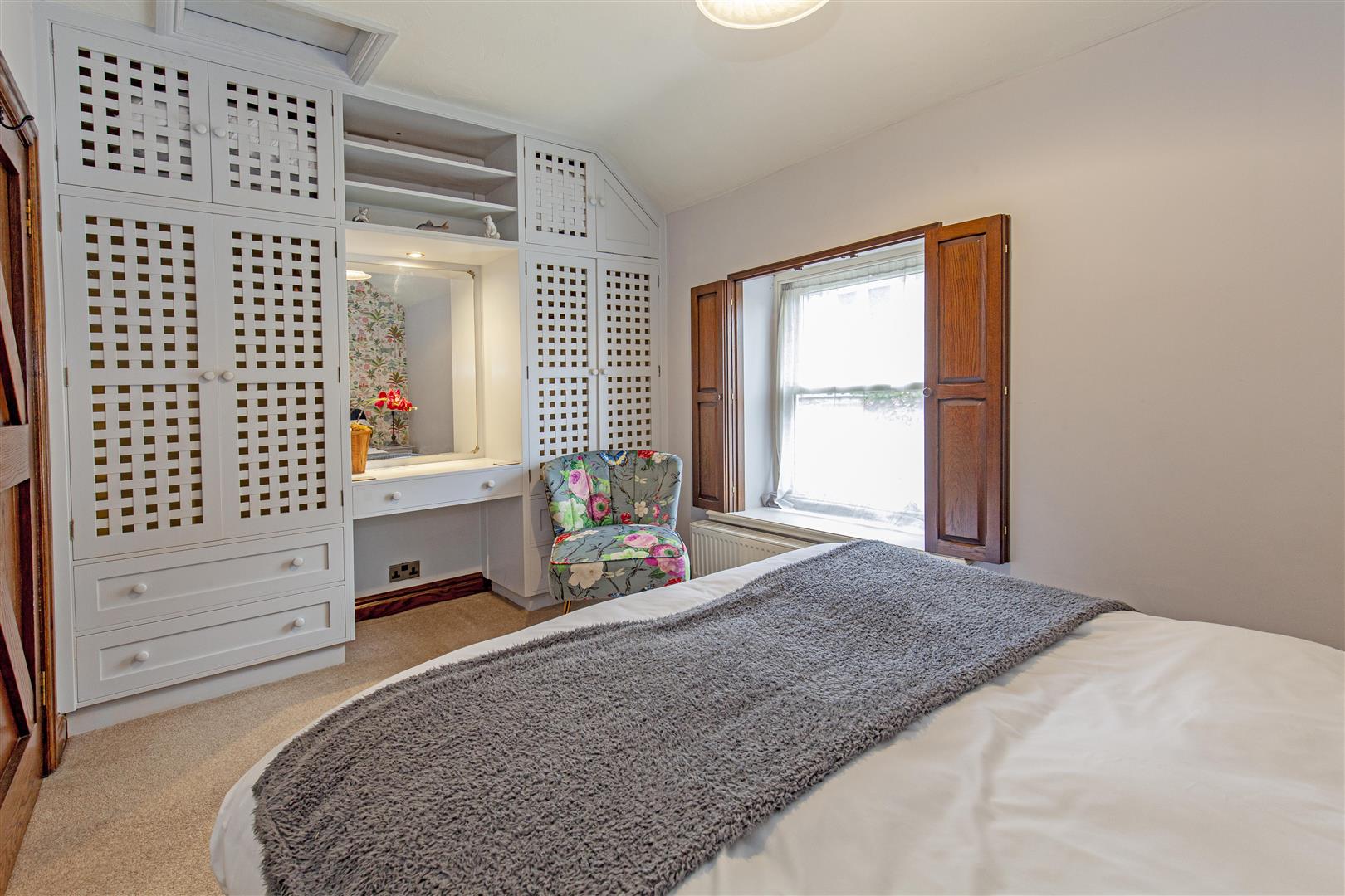 1, Edge View, Litton, SK17 8QU