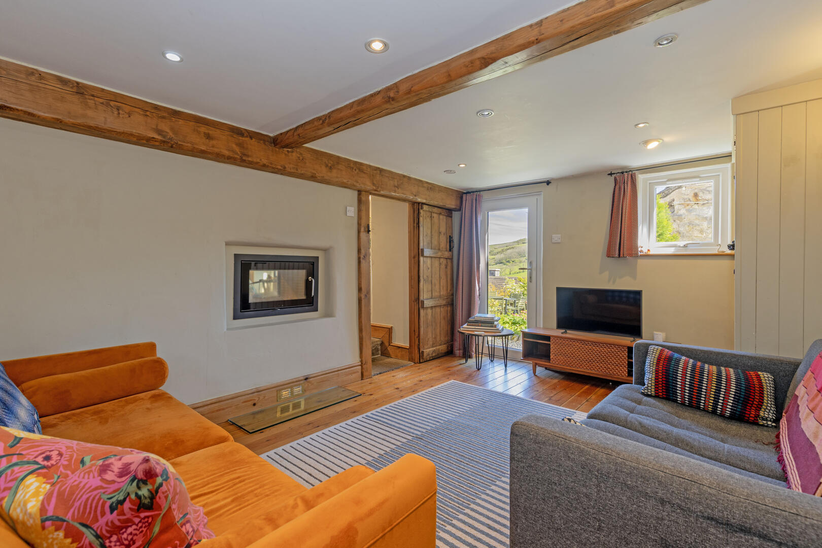 Mountain View, Far Hill, Bradwell, Hope Valley, S33 9HR