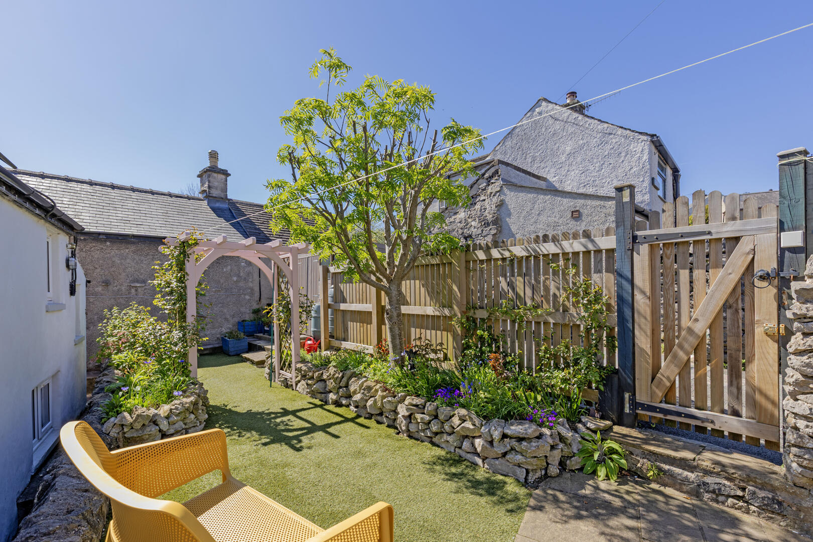 Mountain View, Far Hill, Bradwell, Hope Valley, S33 9HR