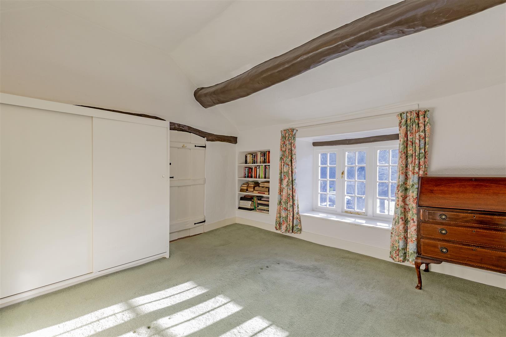 1 Millers Bank, School Lane, Hathersage, S32 1BZ
