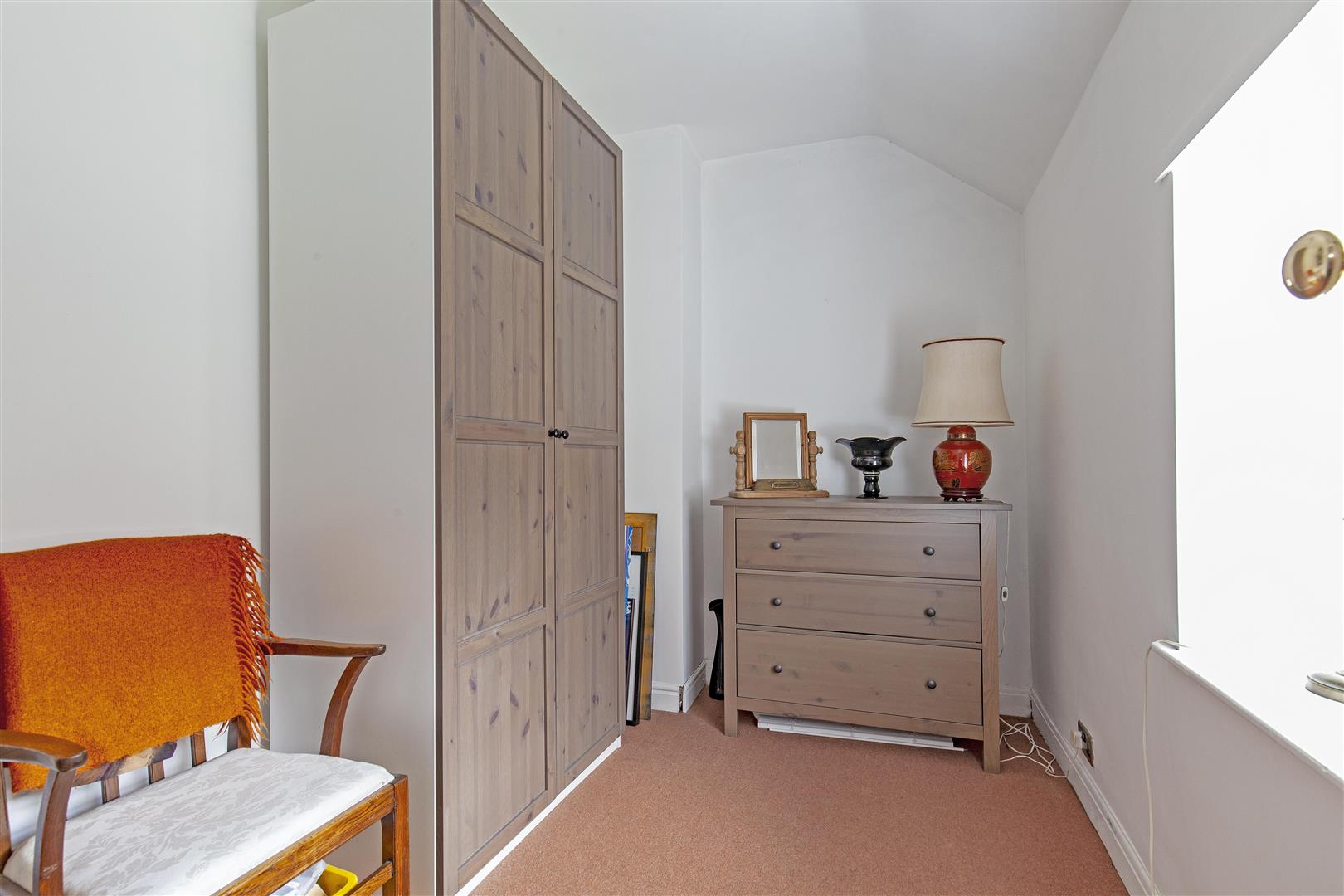 Roslyn, Smithy Hill, Bradwell, Hope Valley, S33 9JR