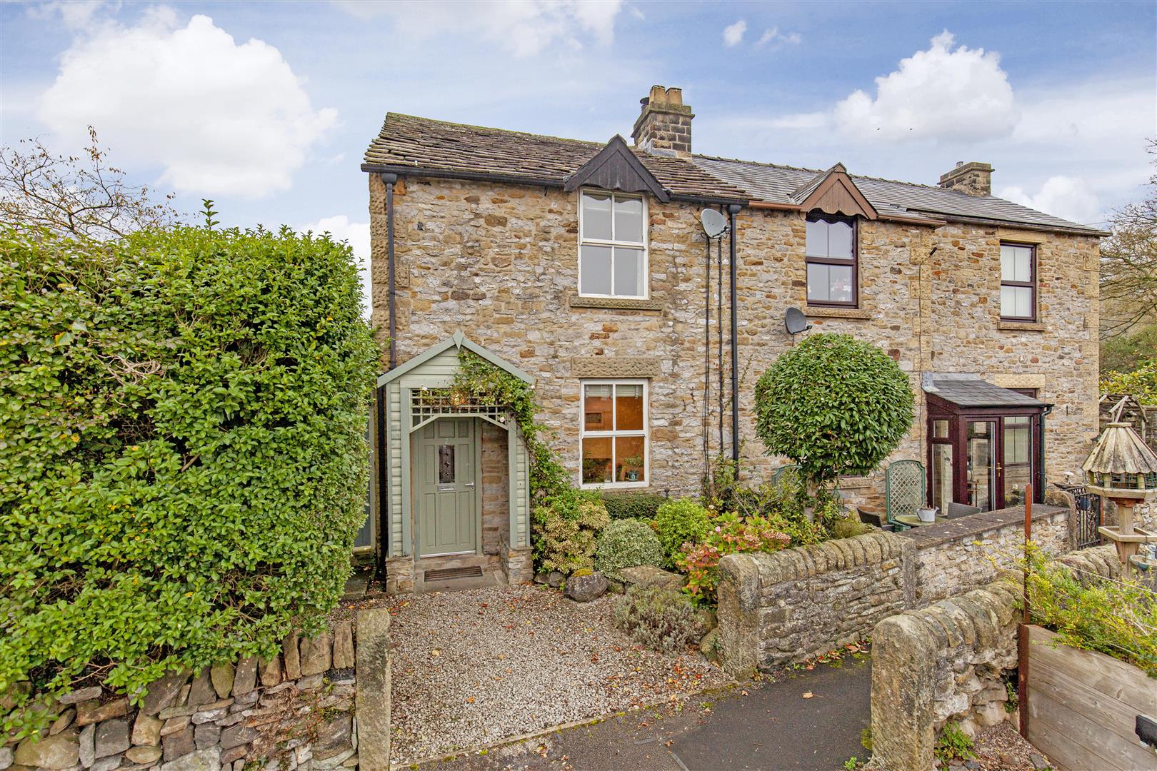 2 Highfield View, Townhead, Eyam, Hope Valley, S32 5RE