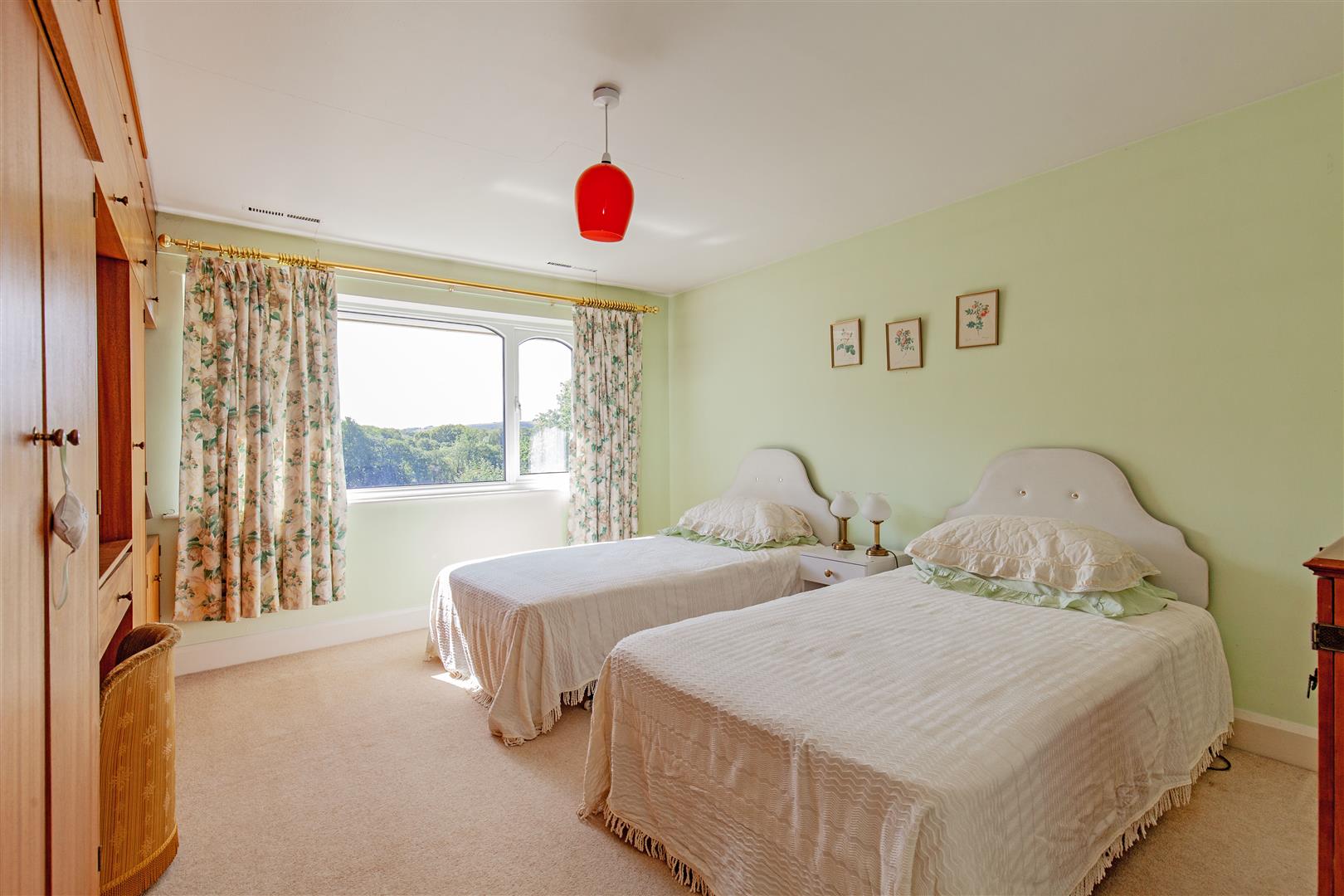 Strebor House, 4 St. Helens Croft, Grindleford, Hope Valley, S32 2JG