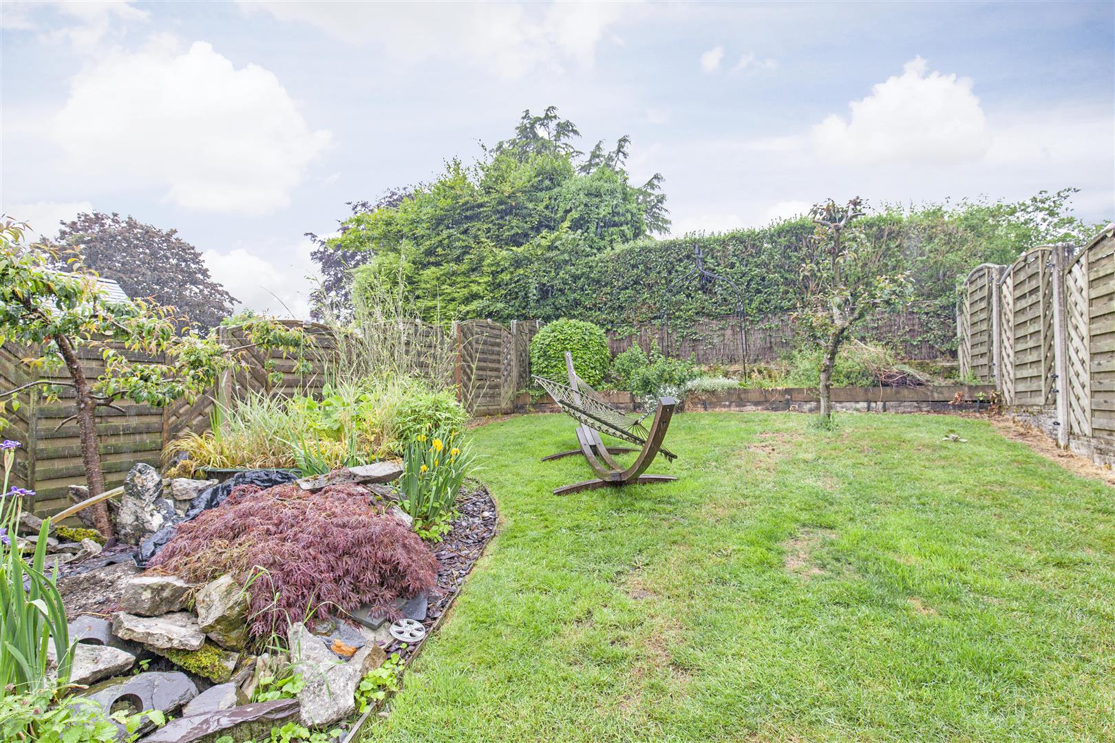 44, New Close, Eyam, Hope Valley, S32 5QX