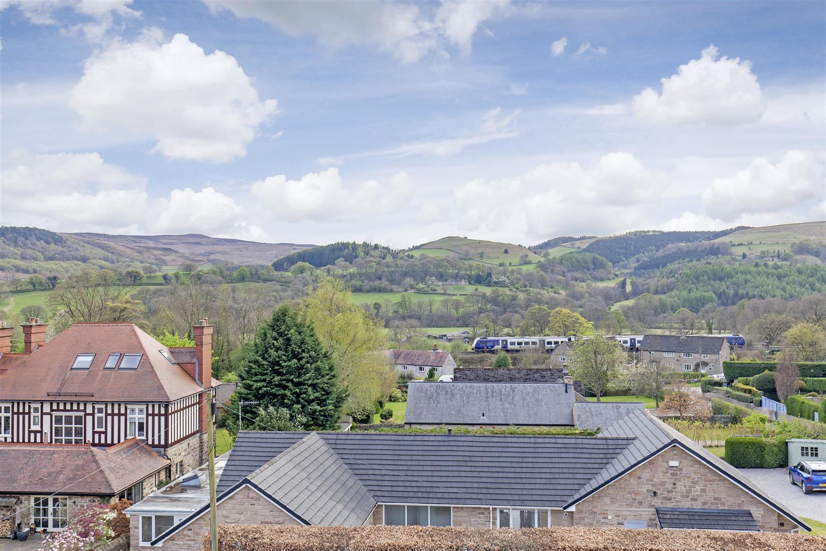 Ash Vale, Ninelands Road, Hathersage, Hope Valley, S32 1BJ