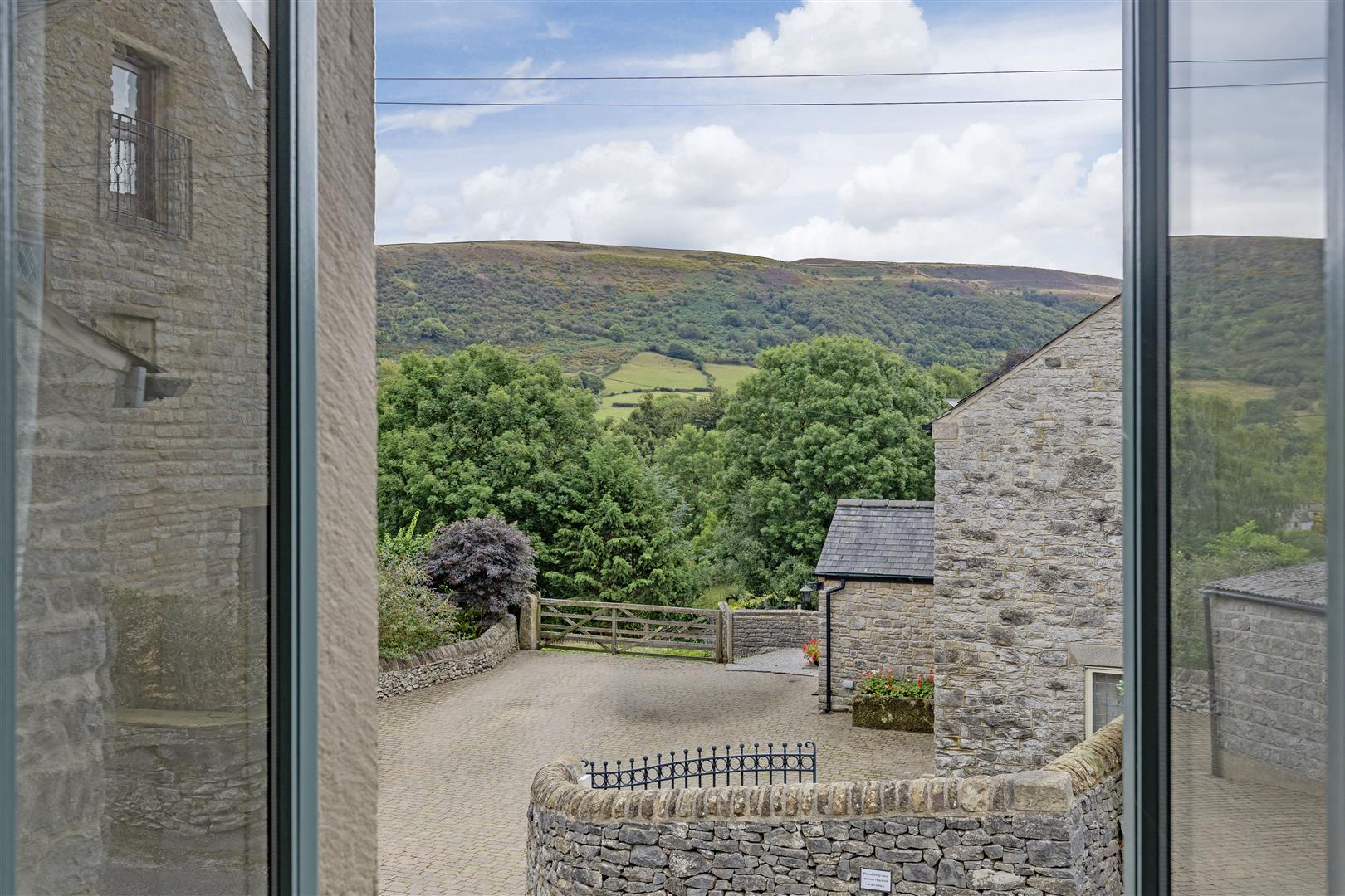 Oldfield Cottage, 56 Hill Head, Bradwell, Hope Valley, S33 9HY
