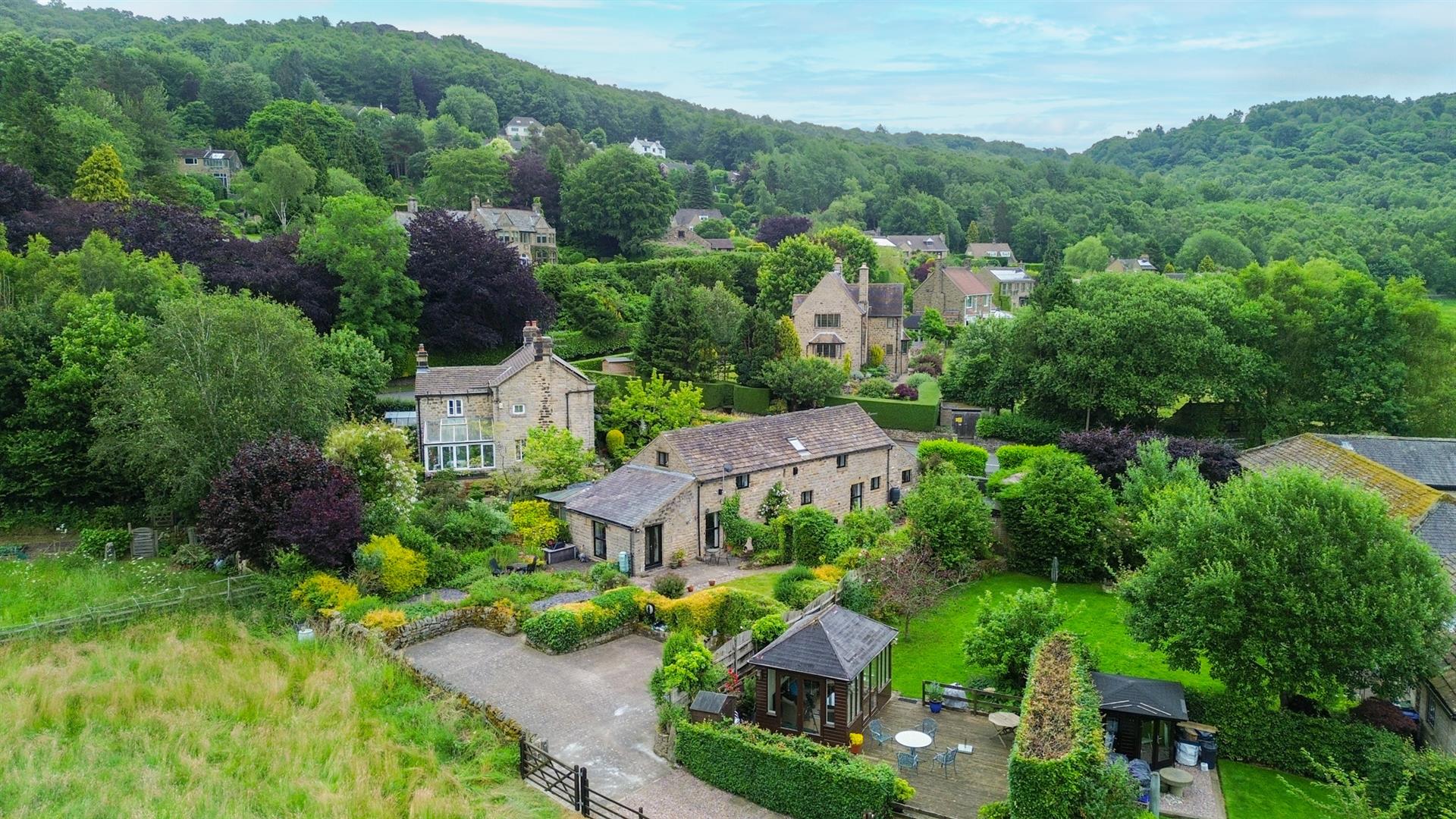 The Barn, Main Road, Grindleford, Hope Valley, S32 2HE