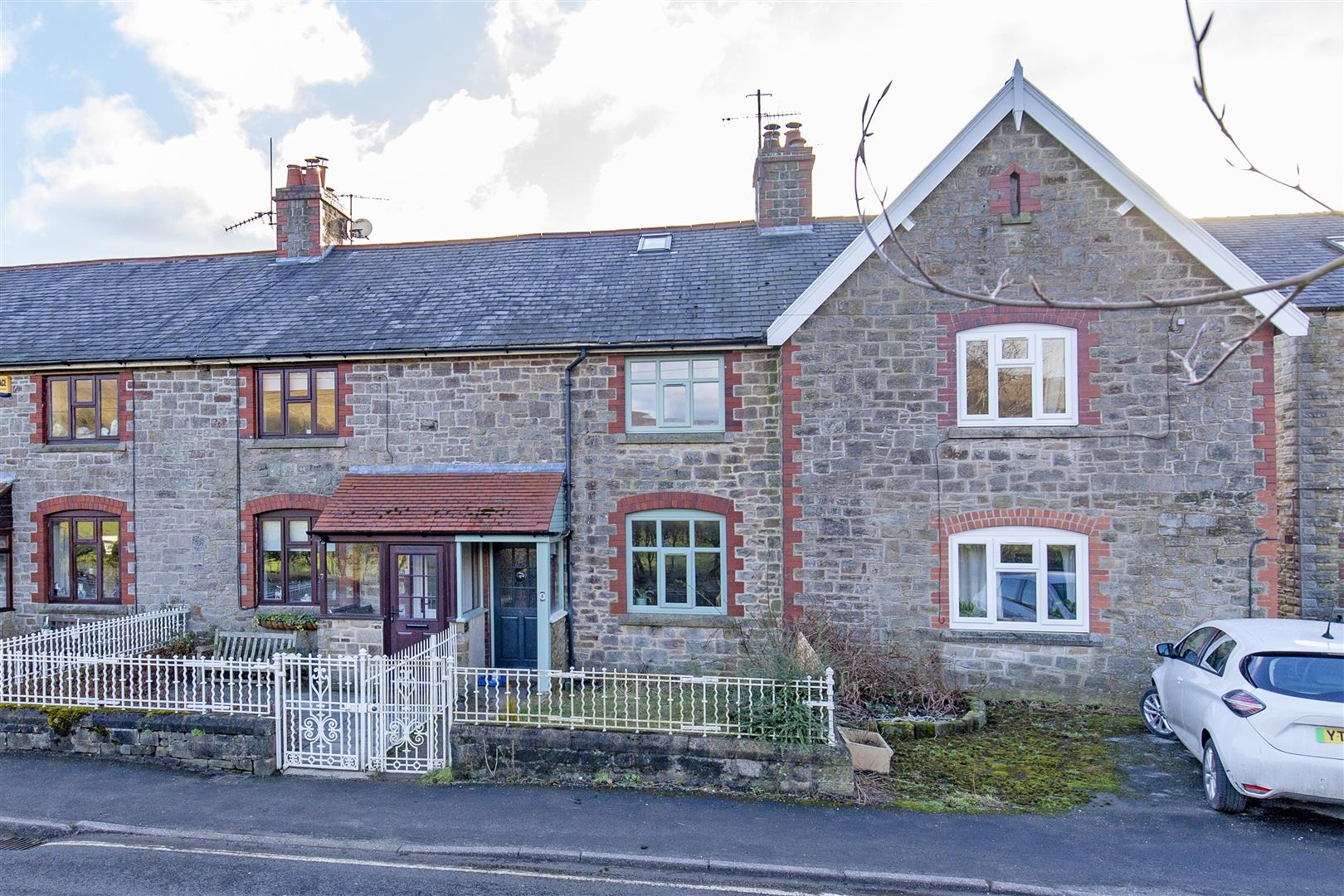 8 Mill Cottages, Hope Road, Edale, Hope Valley, S33 7ZF