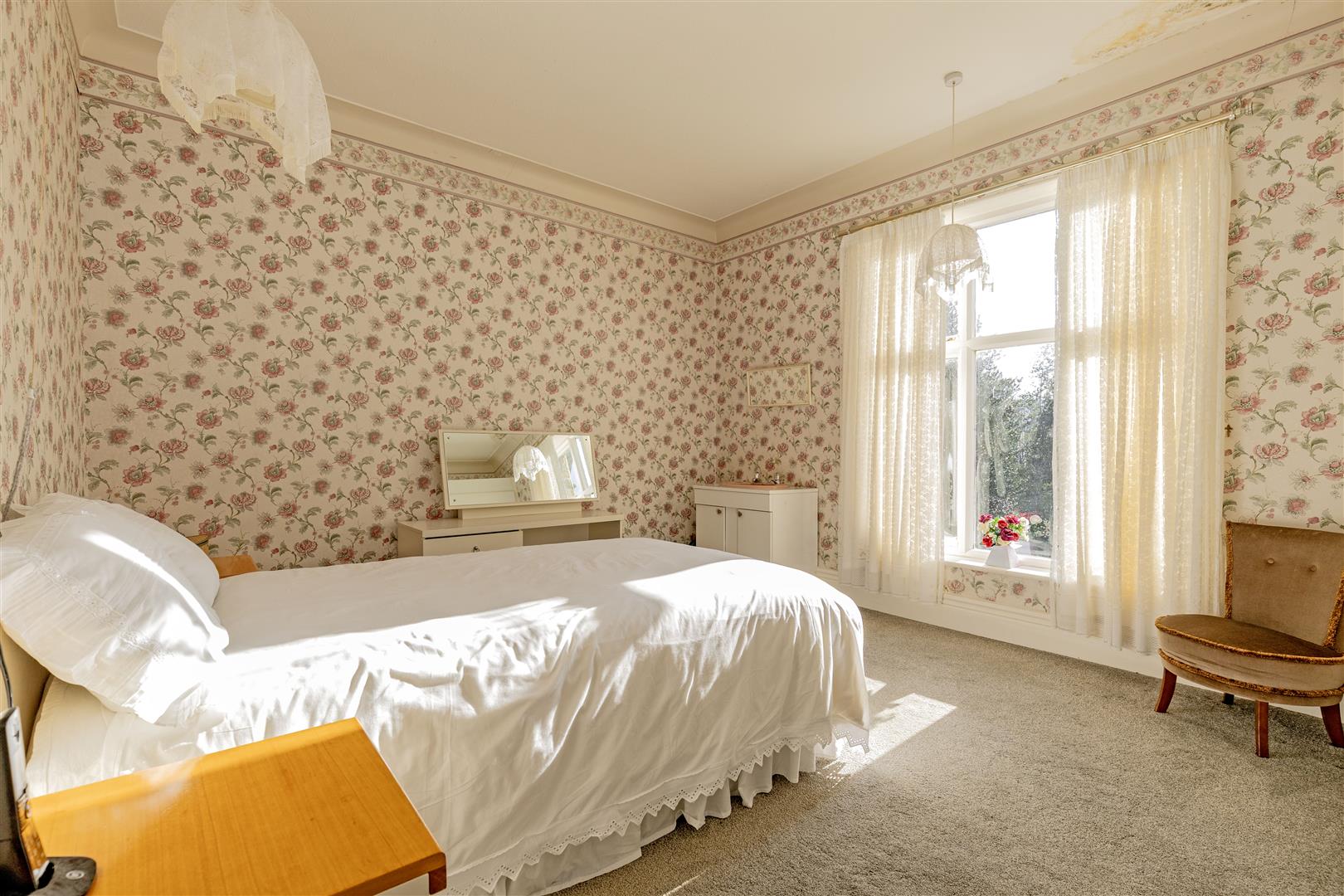 Knoll House, Joan Lane, Bamford, Hope Valley, S33 0AW
