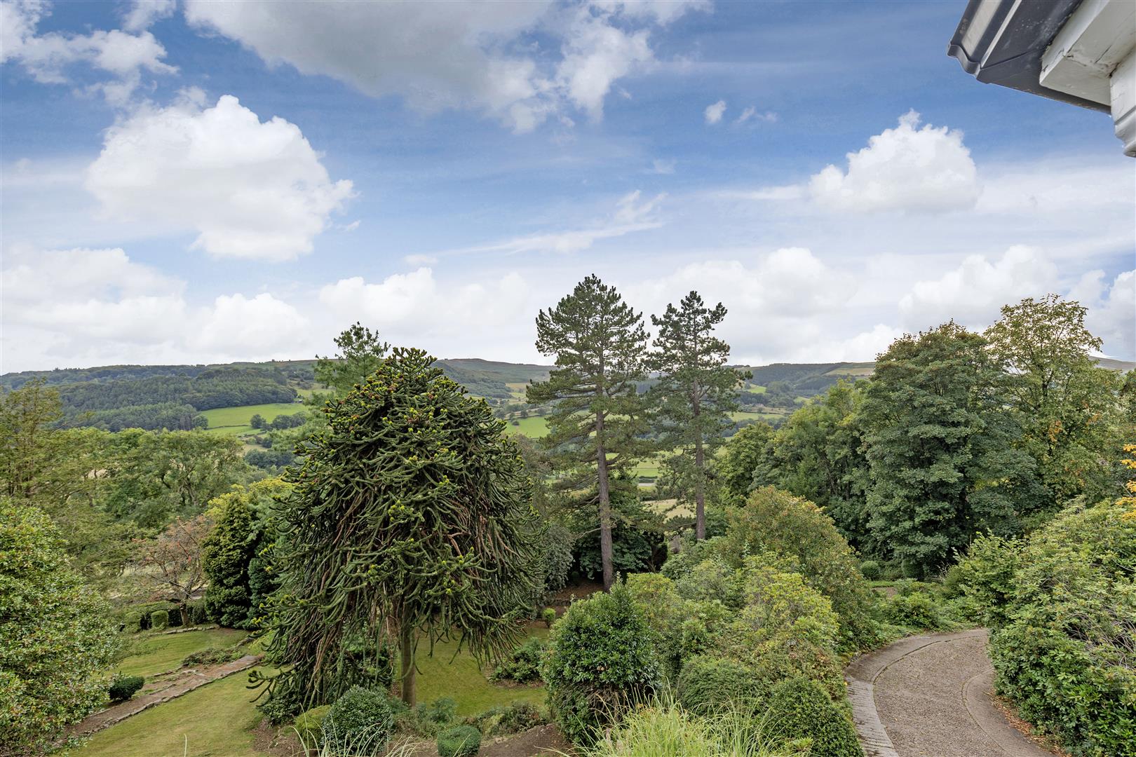 Cotefield, Sheffield Road, Hathersage, Hope Valley, S32 1DA