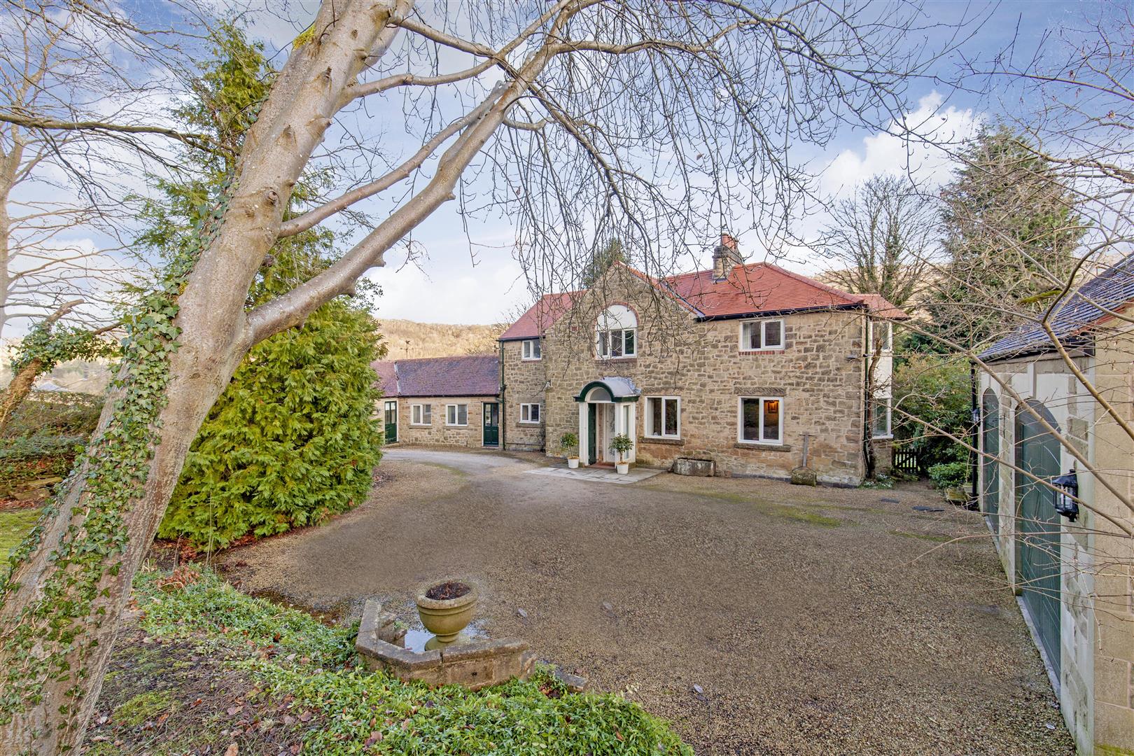 Heywood House, Main Road, Grindleford, Hope Valley, S32 2JN