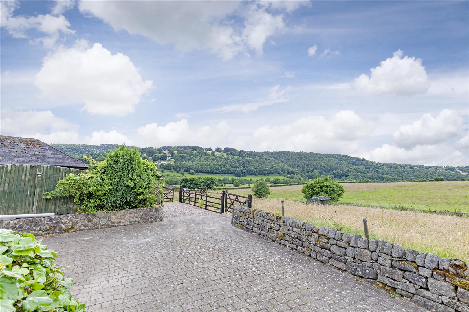 The Barn, Main Road, Grindleford, Hope Valley, S32 2HE