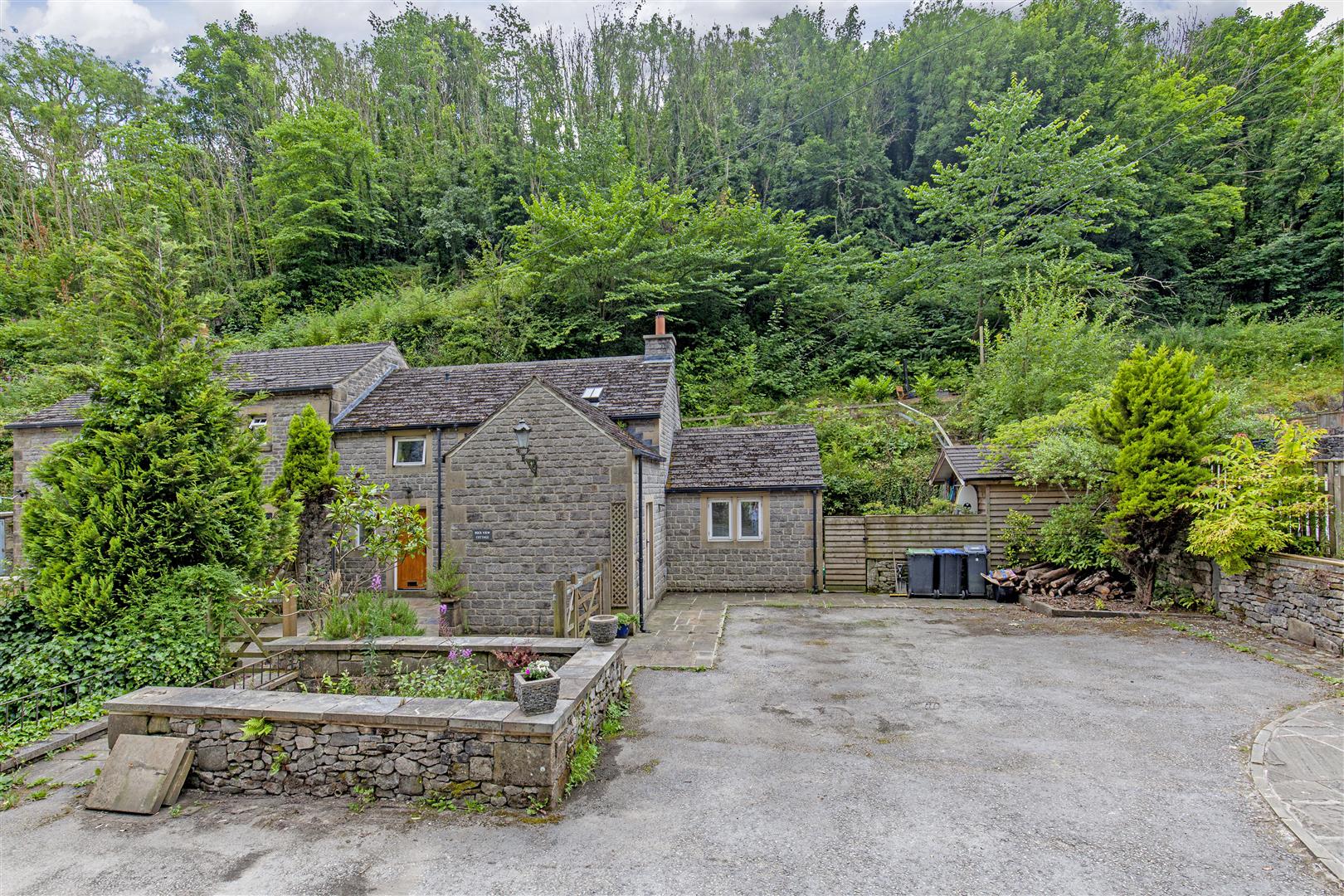 Rock View Cottage, The Dale, Stoney Middleton, Hope Valley, S32 4TF