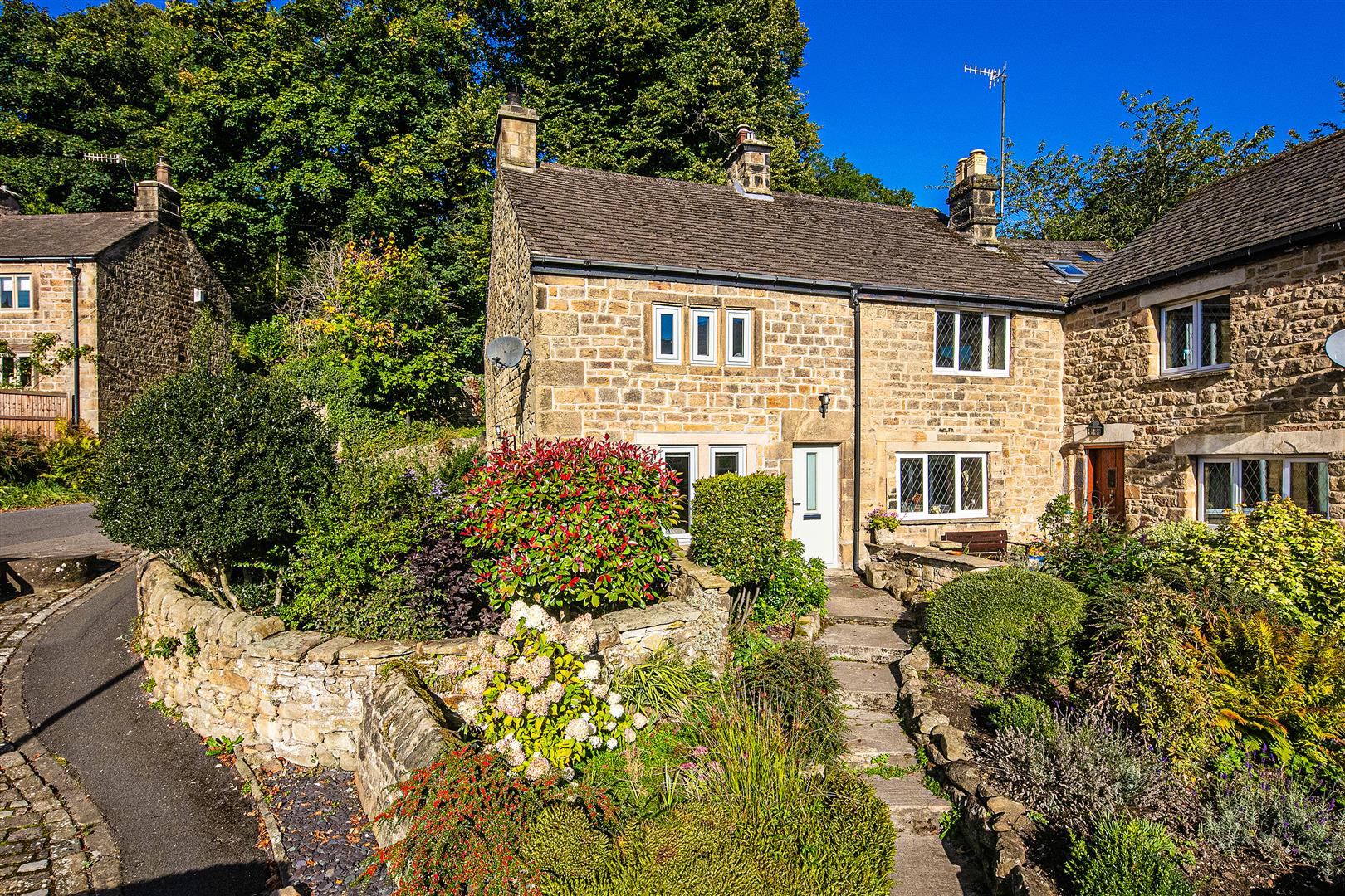 1, The Green, Grindleford, Hope Valley, S32 2HH