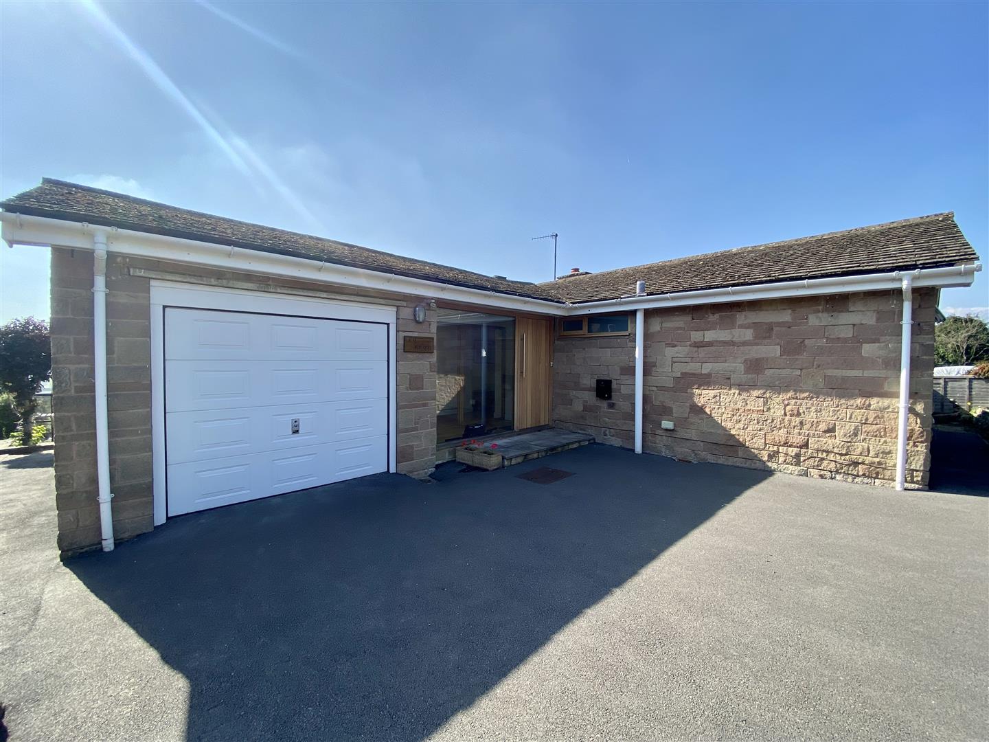 Ty Bryn, West Lees Road, Bamford, Hope Valley, S33 0BT