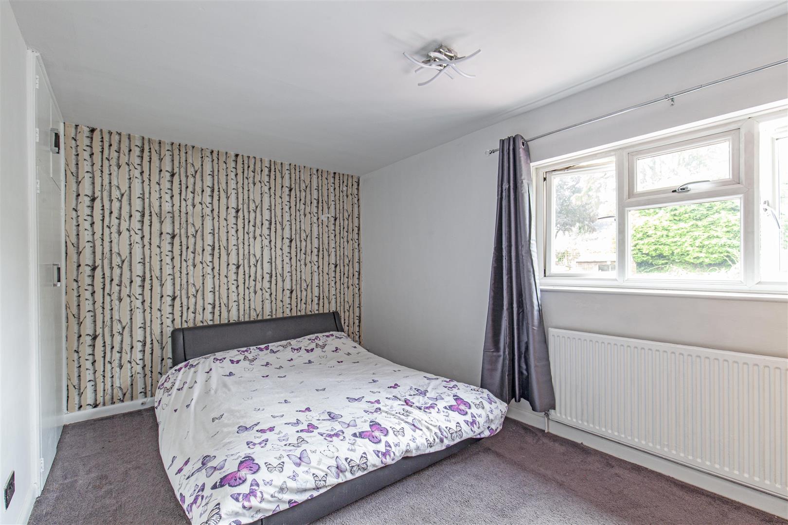 44, New Close, Eyam, Hope Valley, S32 5QX