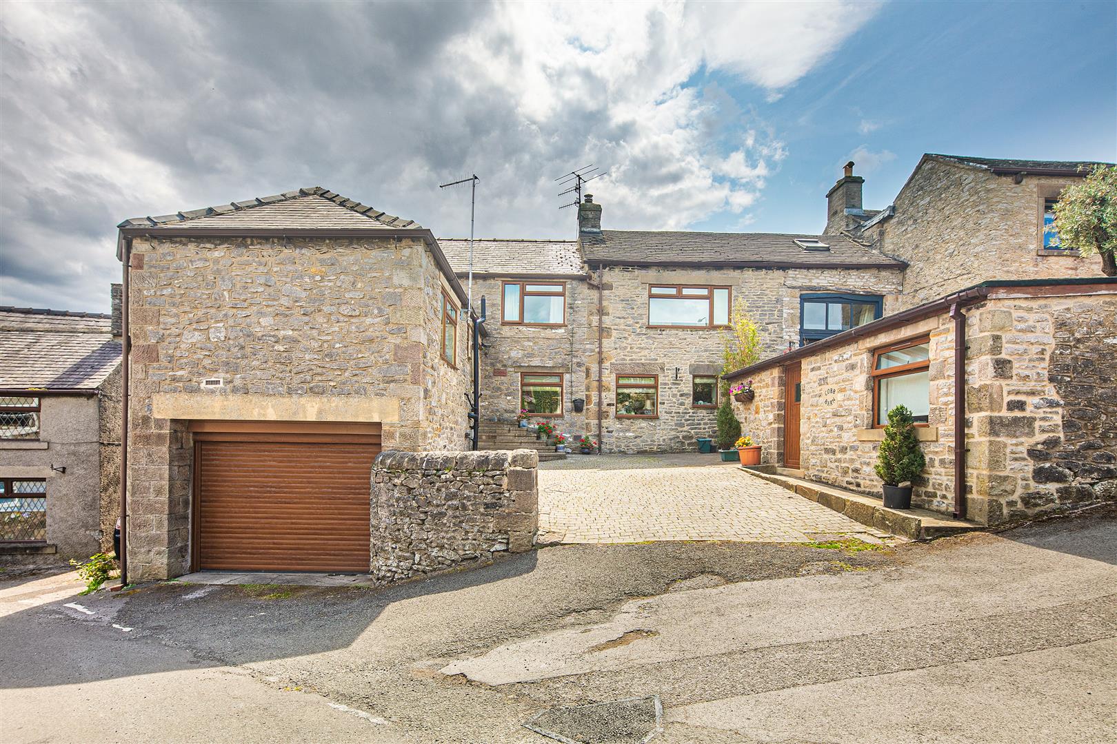 Cobb Barn, Smalldale, Bradwell, Hope Valley, S33 9JQ