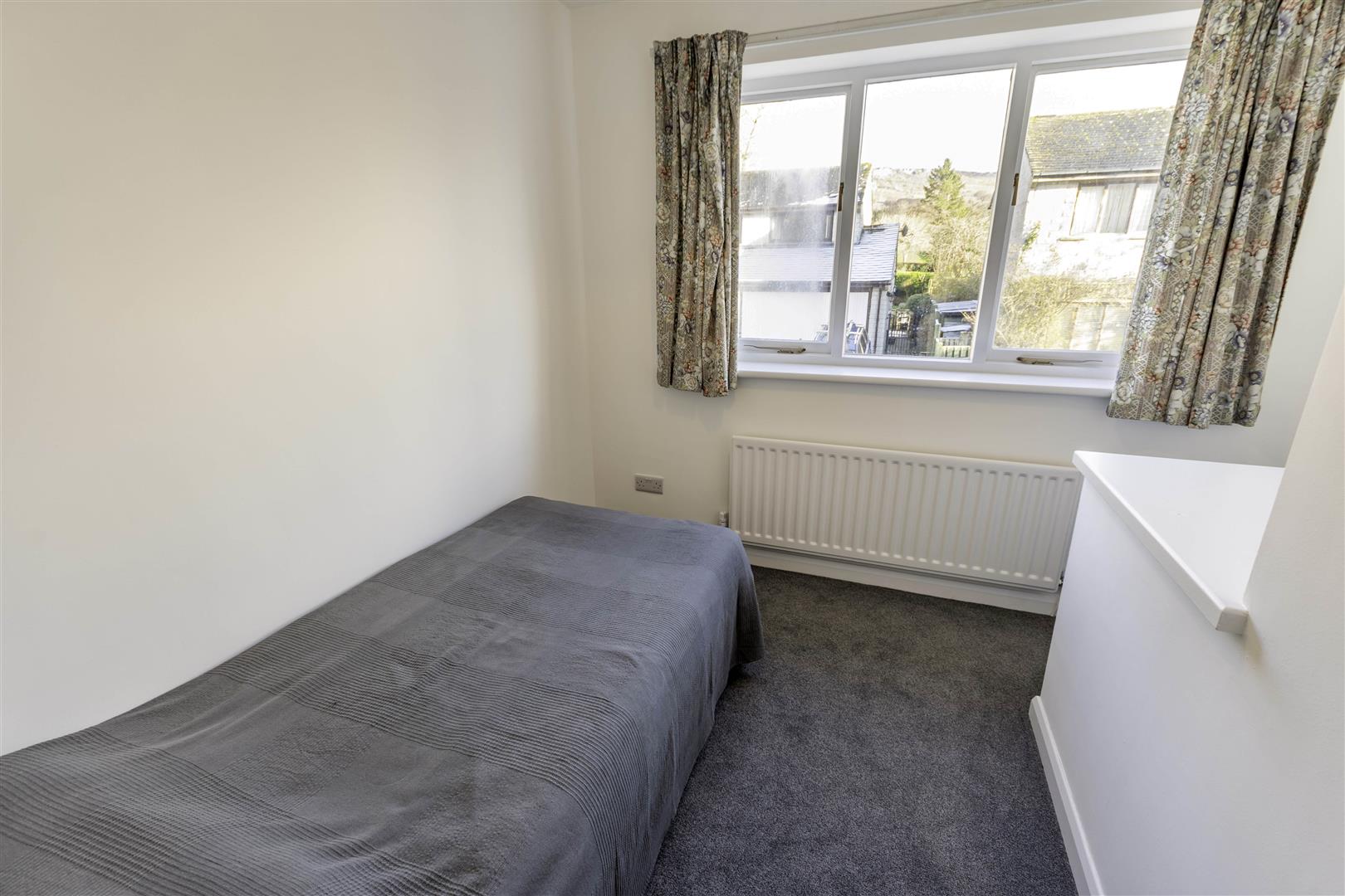 1, Cornmill Close, Calver, Hope Valley, S32 3XZ