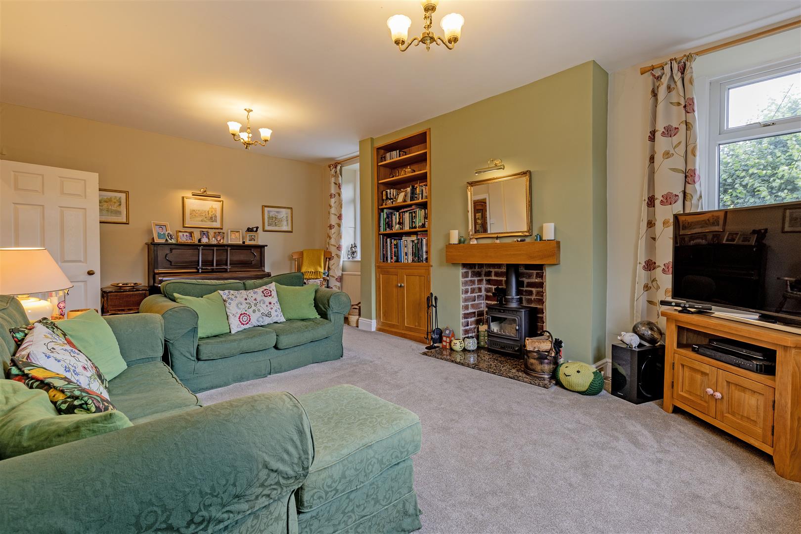 2 Cross Lane Villas, Granby Road, Bradwell, Hope Valley, S33 9GU